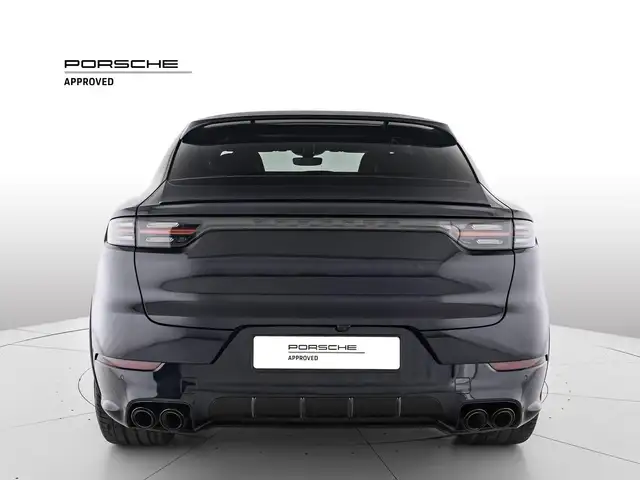 Porsche Cayenne view 4