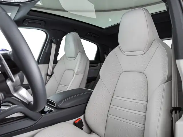Porsche Cayenne view 12
