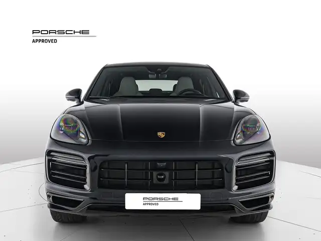 Porsche Cayenne view 8