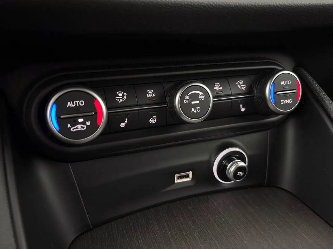 Alfa Romeo Stelvio 2023 — фото 14