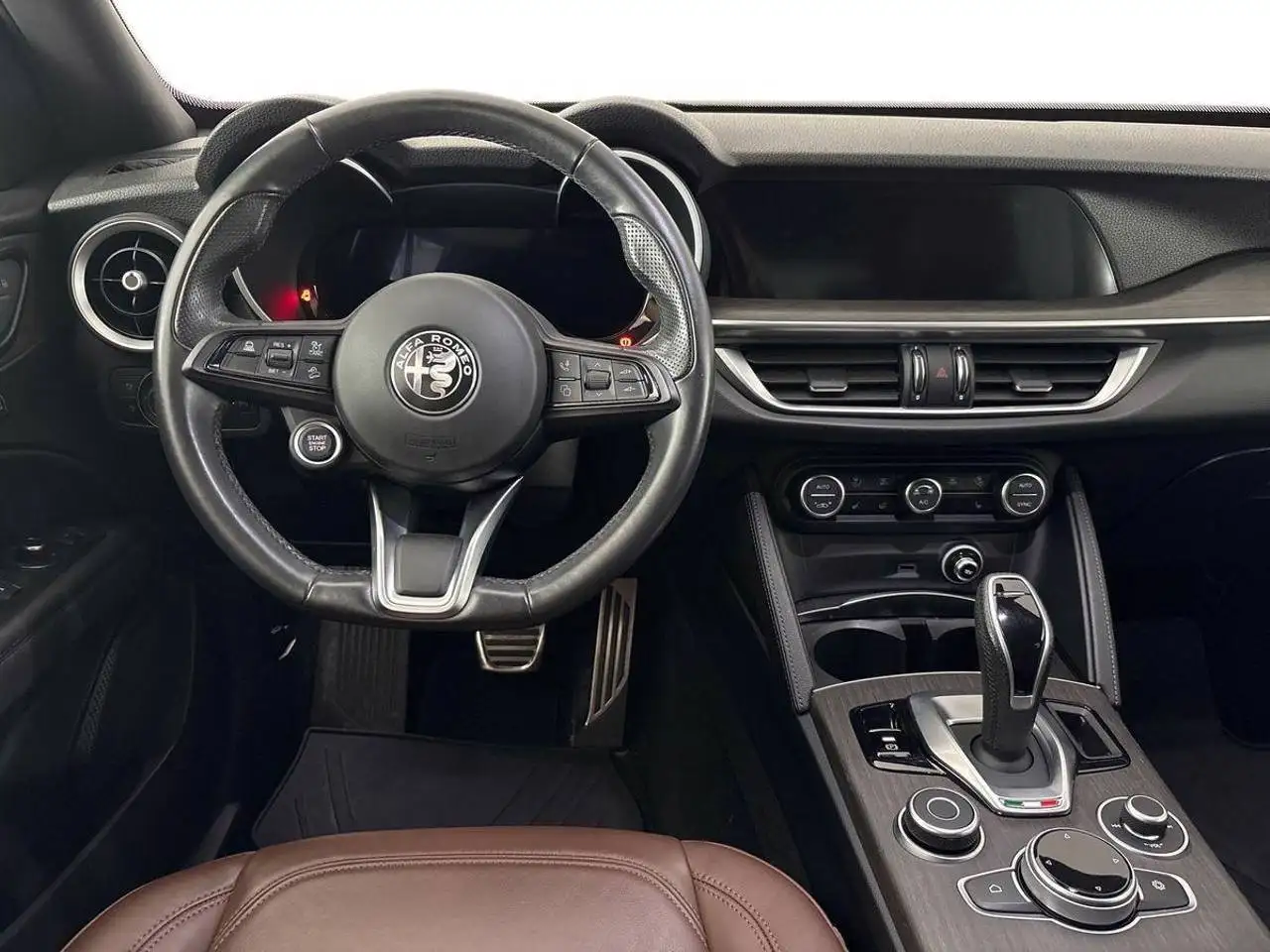 Alfa Romeo Stelvio 2023 — фото 11
