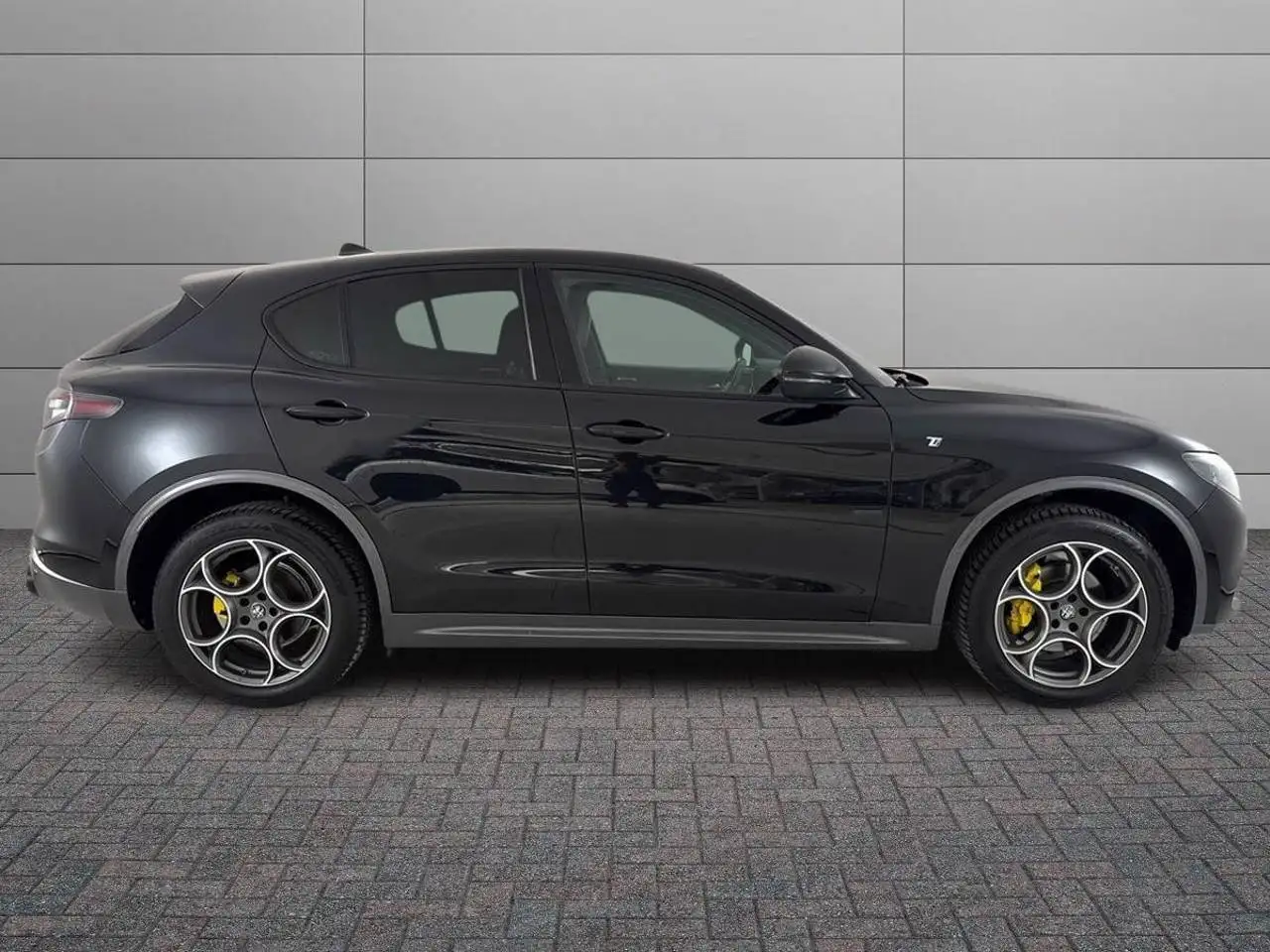 Alfa Romeo Stelvio 2023