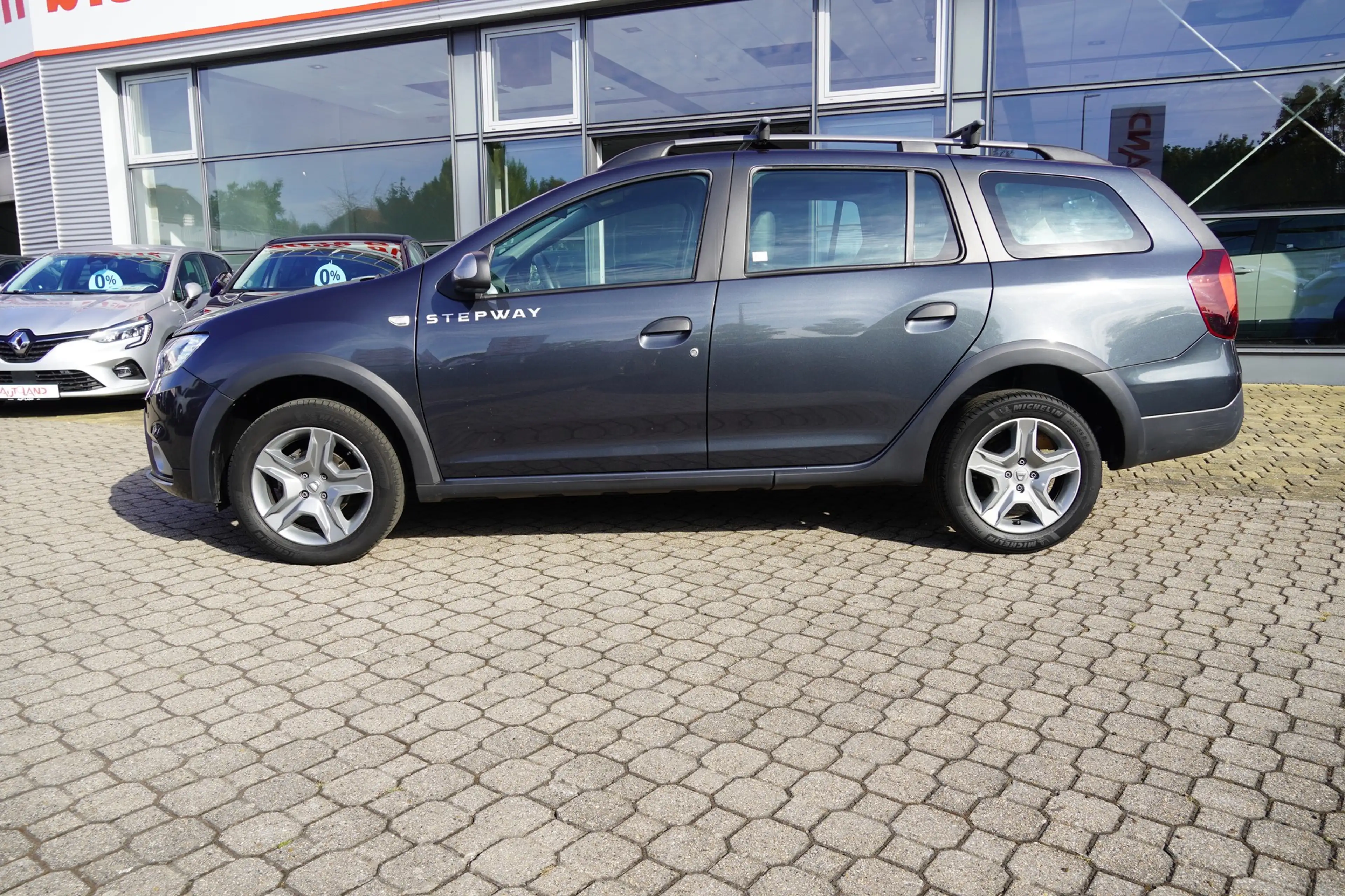 Dacia Logan Stepway 0.9 TCe 90 Navi Kamera Leder PDC — photo 3