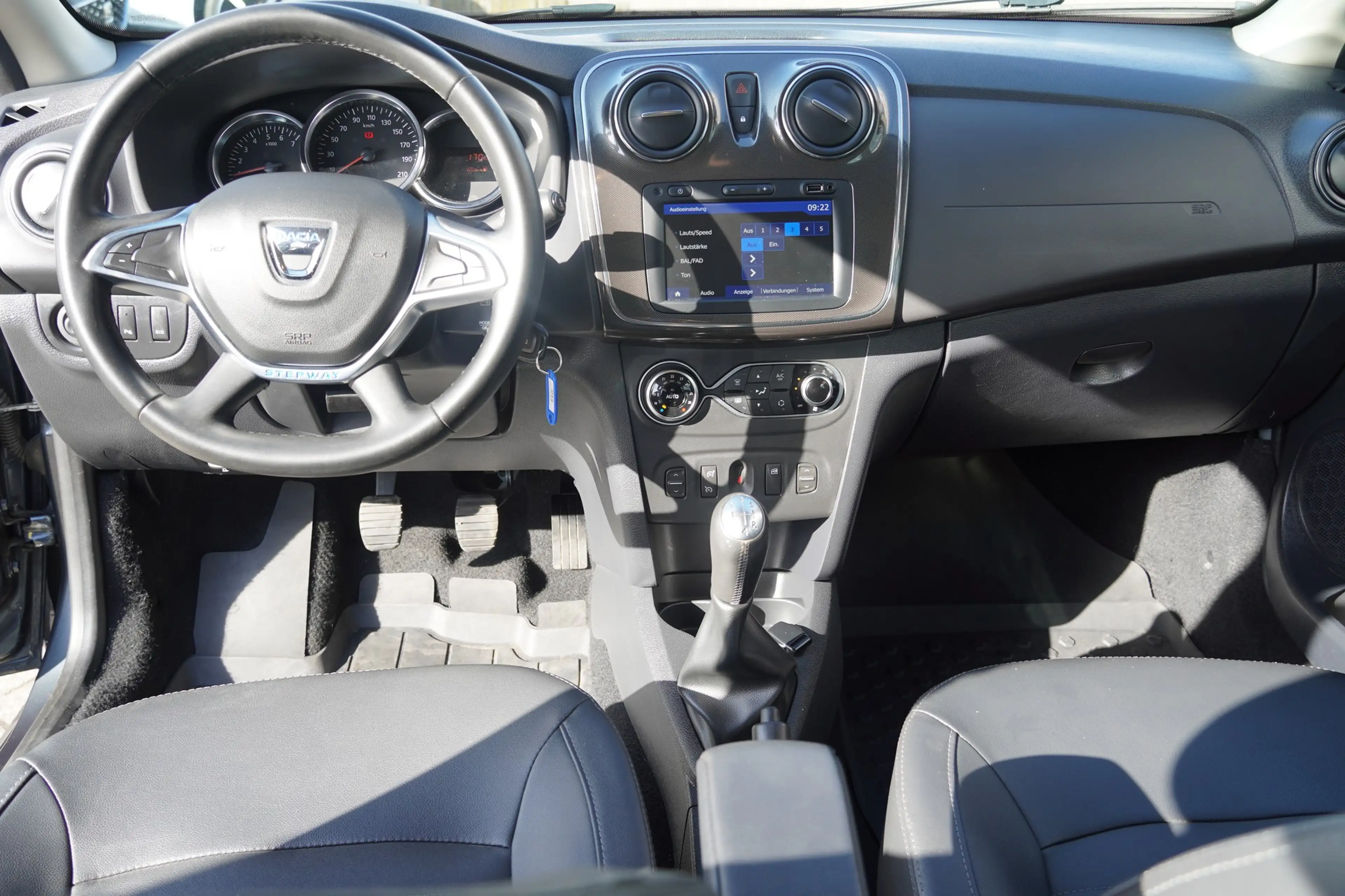 Dacia Logan Stepway 0.9 TCe 90 Navi Kamera Leder PDC — photo 13