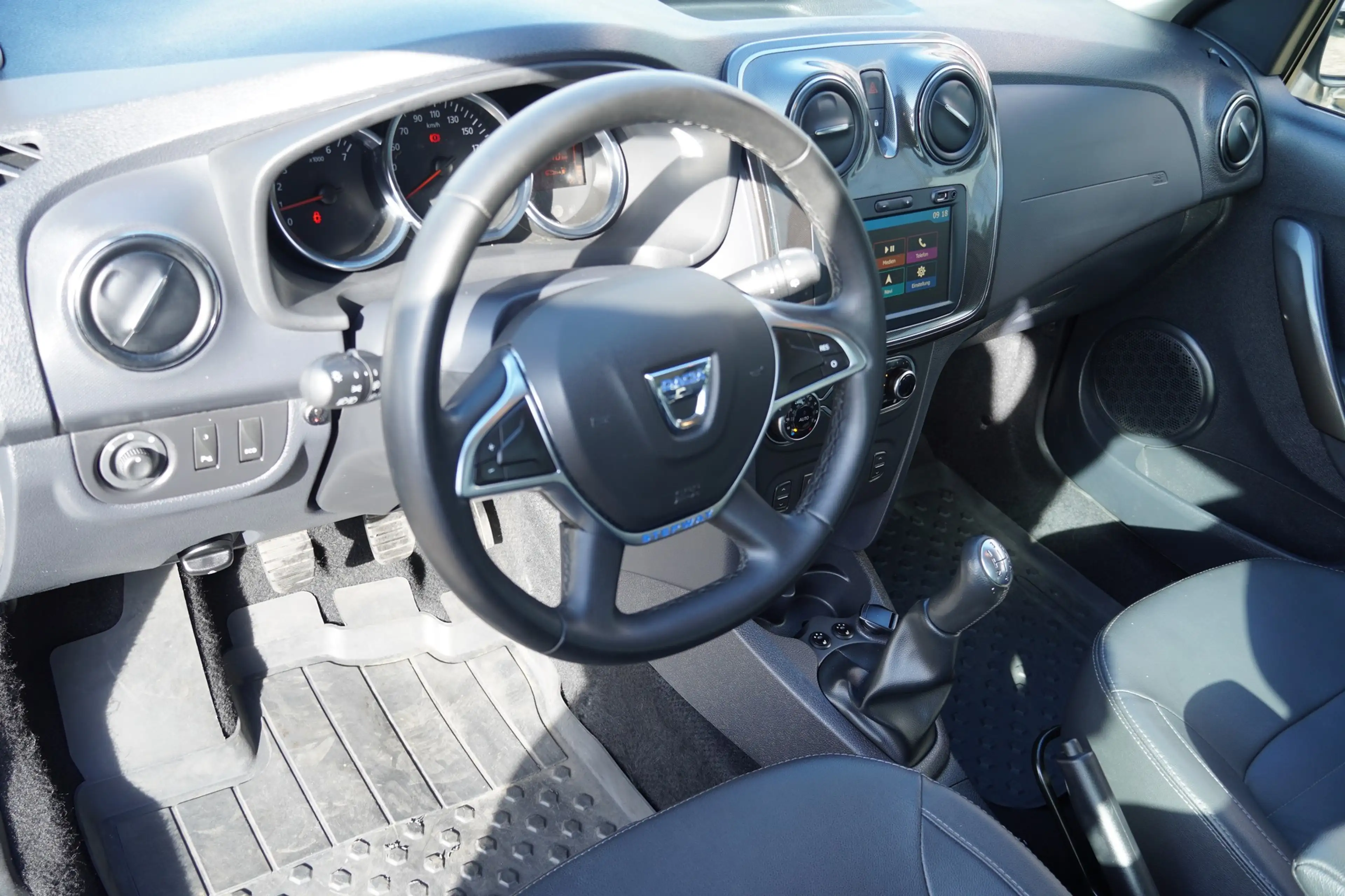 Dacia Logan Stepway 0.9 TCe 90 Navi Kamera Leder PDC — photo 14