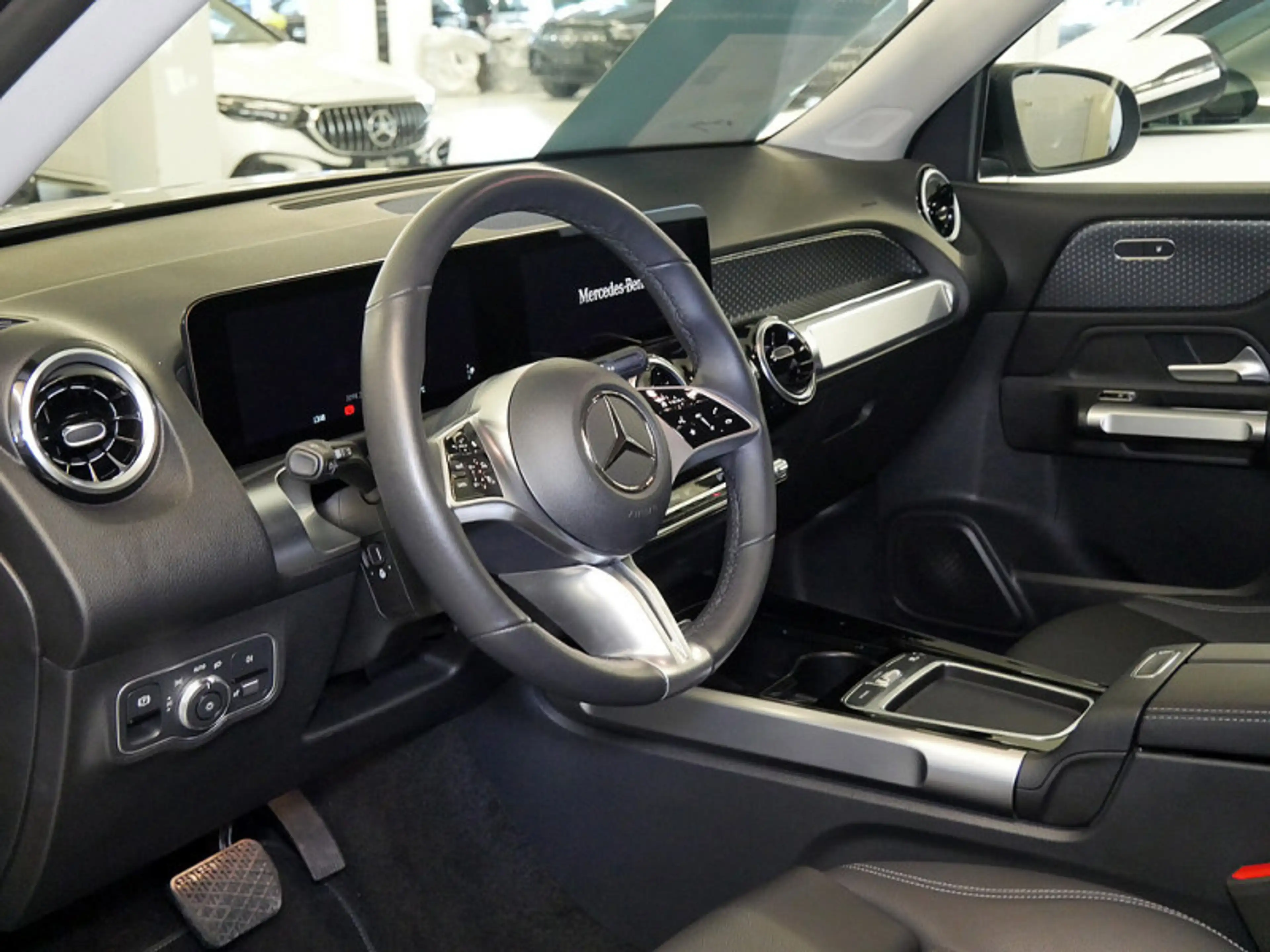 Mercedes-Benz GLB 180 , PROGRESSIVE KAMERA SPUR PDC SHZ — photo 10