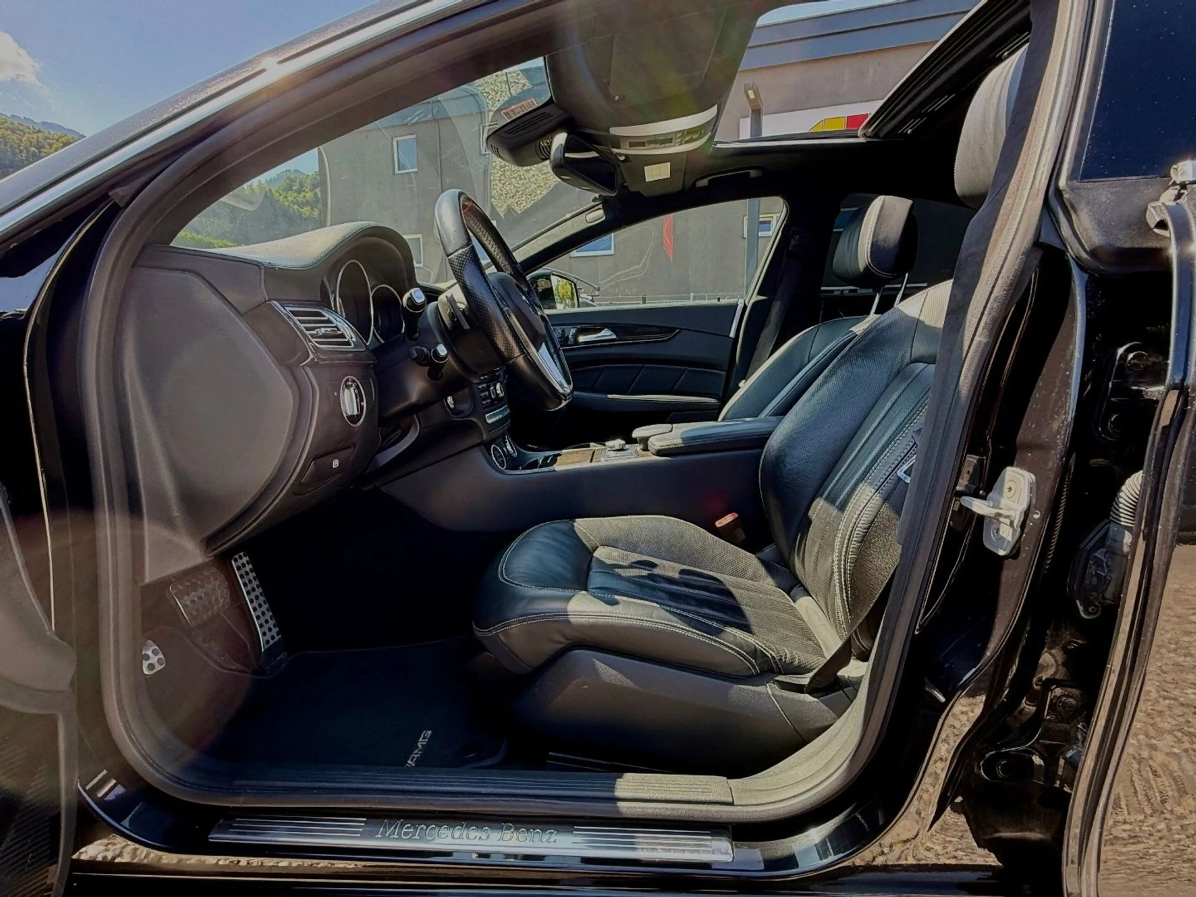 Mercedes-Benz CLS 500 BlueEfficiency 4Matic — photo 10