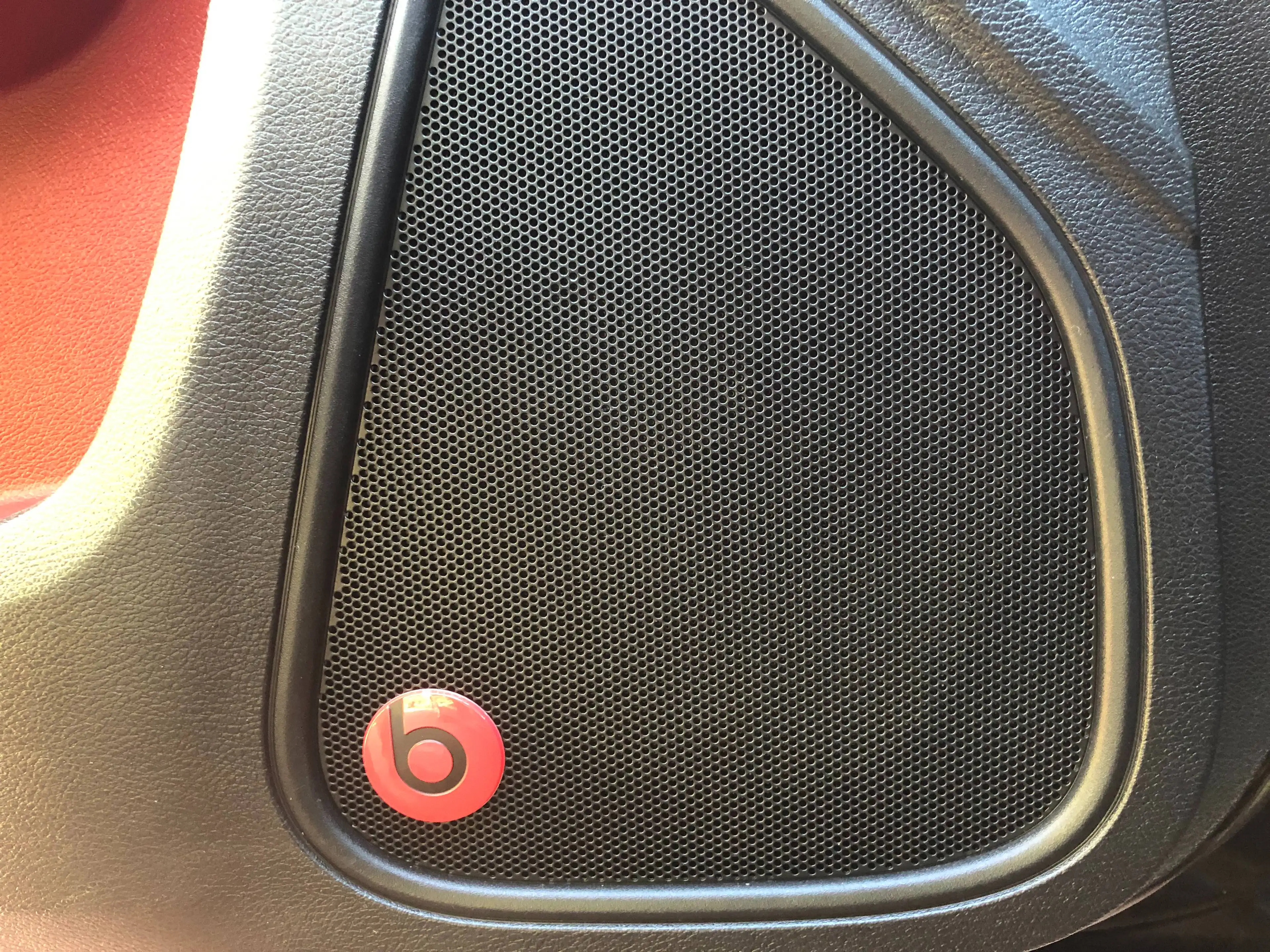 Dodge Charger RT 5,7 4x4 V8 Hemi Schiebedach / Leder Rot / Kamera/Soundpkt BEATS/LED — photo 13