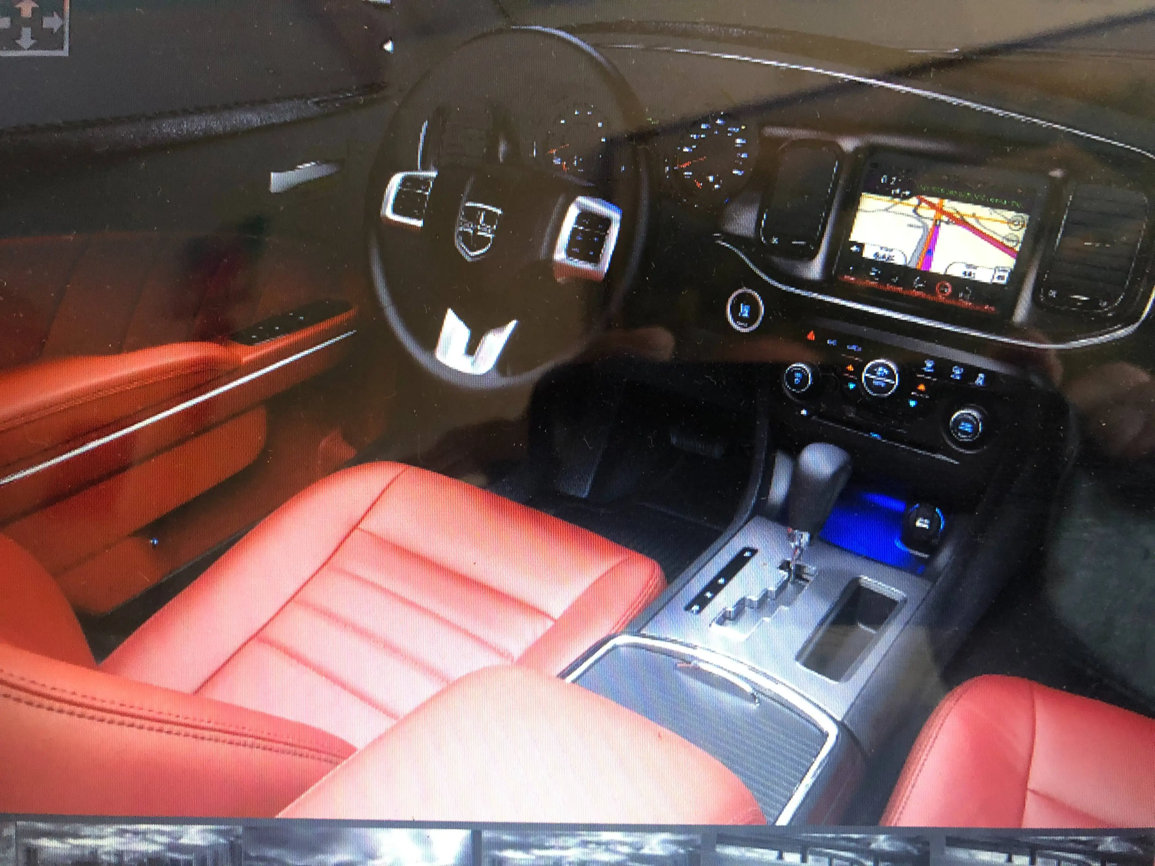 Dodge Charger RT 5,7 4x4 V8 Hemi Schiebedach / Leder Rot / Kamera/Soundpkt BEATS/LED — photo 6