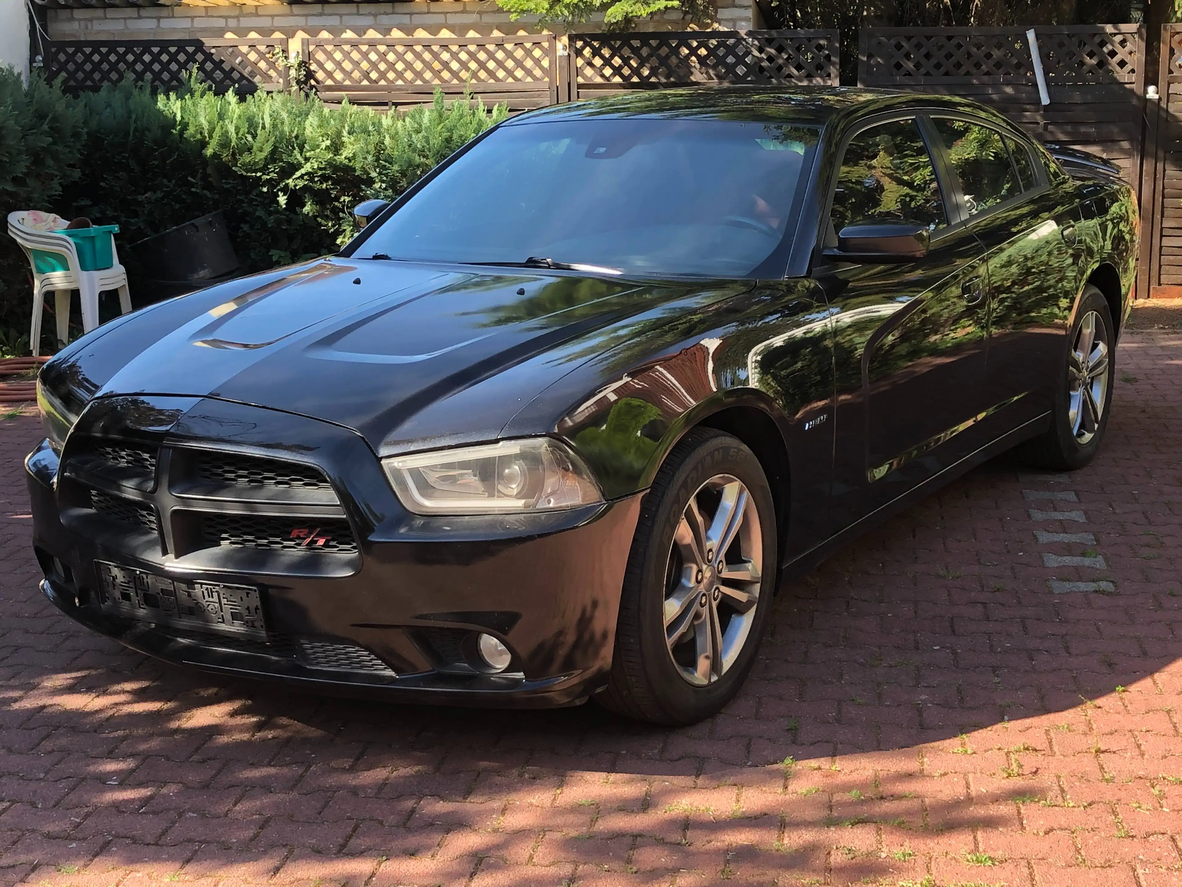 Dodge Charger RT 5,7 4x4 V8 Hemi Schiebedach / Leder Rot / Kamera/Soundpkt BEATS/LED — photo 3