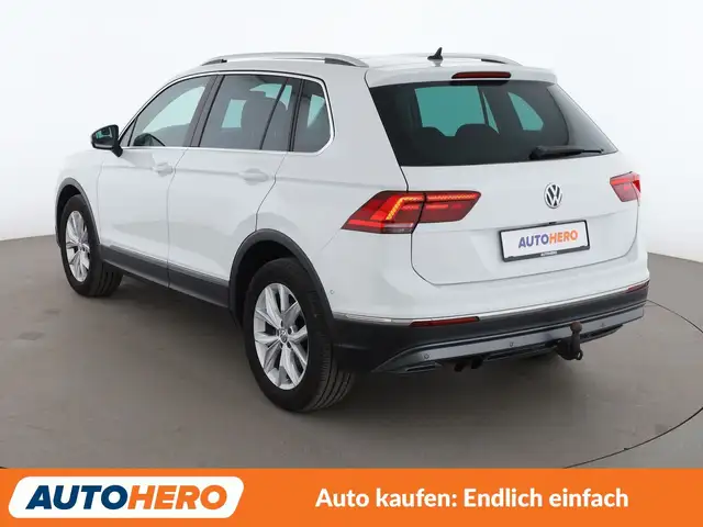 Volkswagen Tiguan view 4