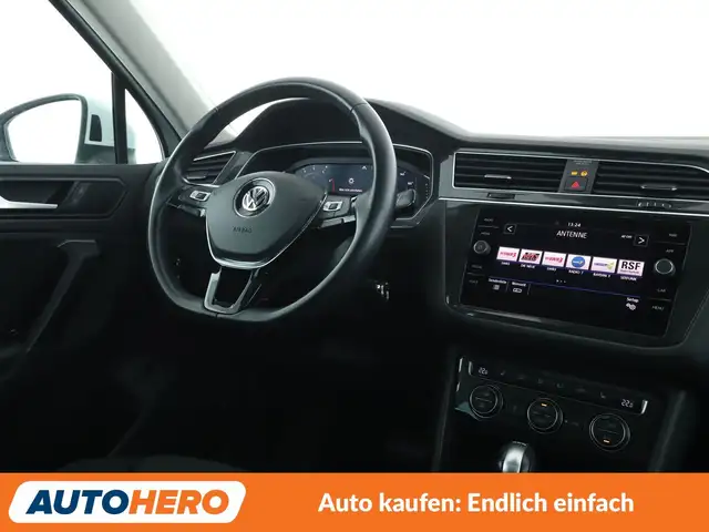 Volkswagen Tiguan view 13