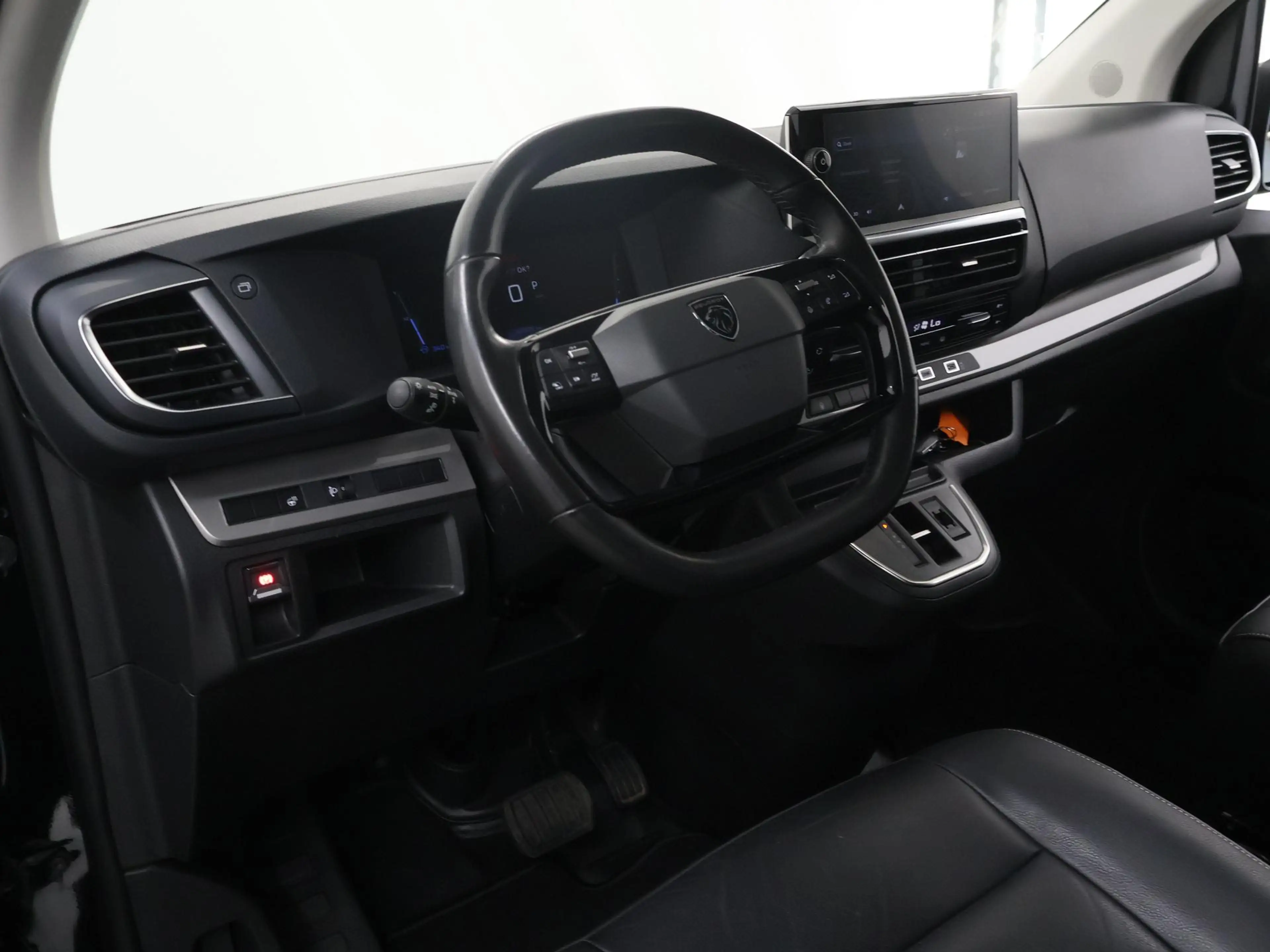 Peugeot Expert 2.0 BlueHDi 180 S&S L3 DC — photo 7
