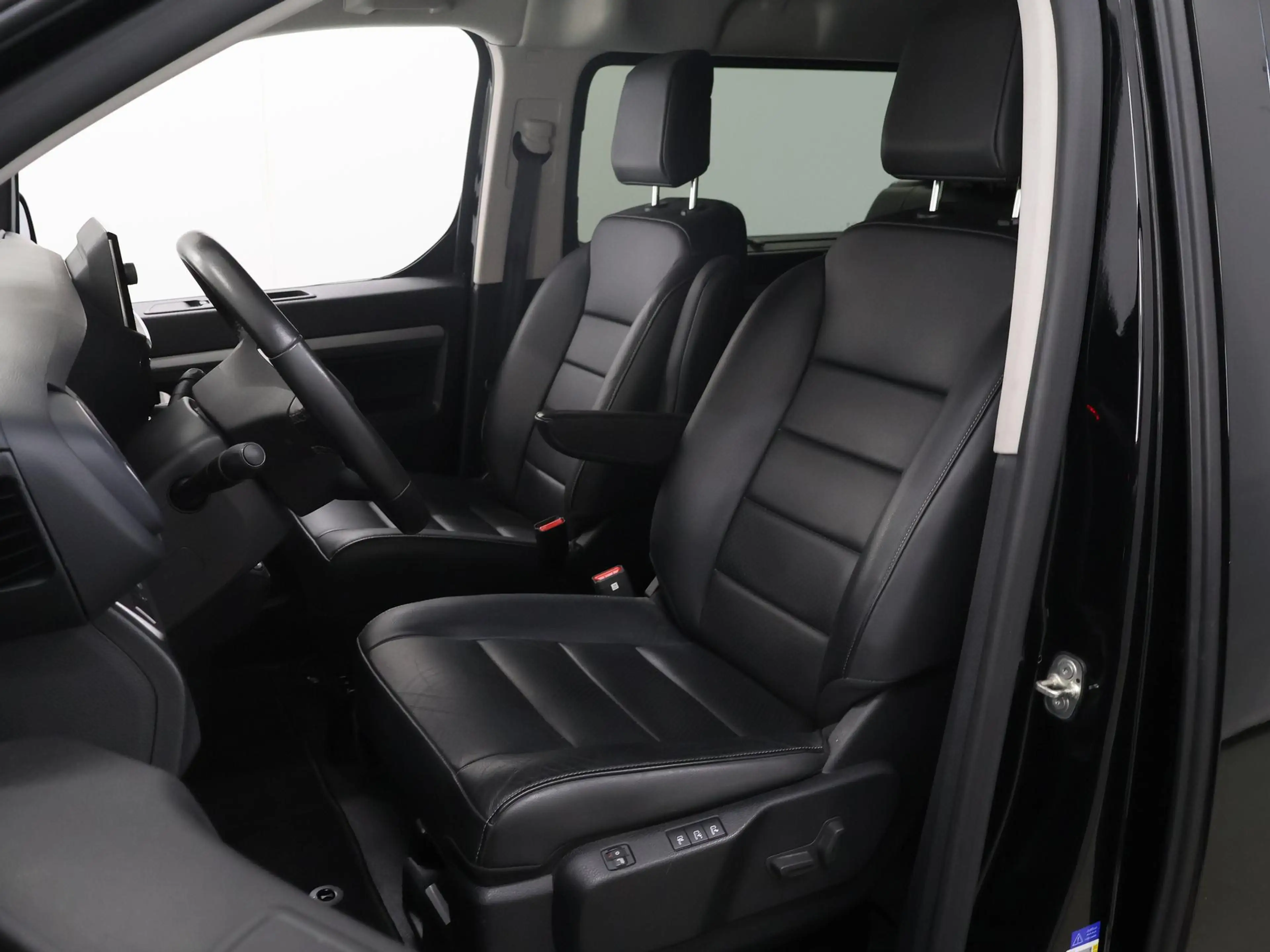 Peugeot Expert 2.0 BlueHDi 180 S&S L3 DC — photo 8