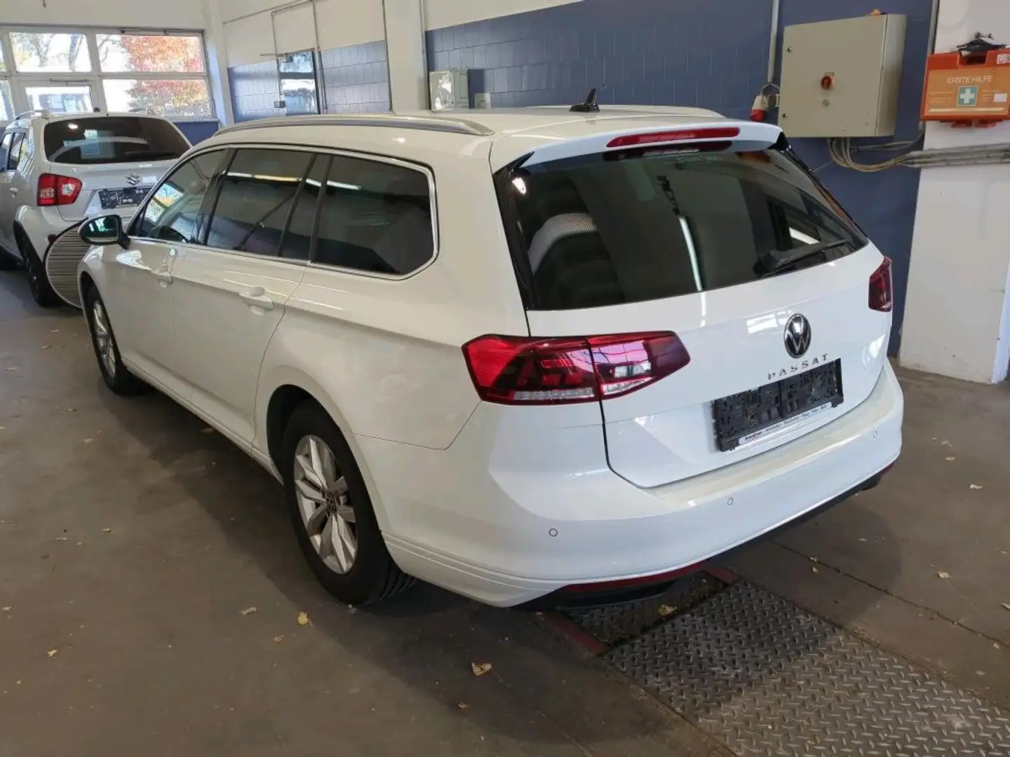 Volkswagen Passat Variant 2,0 TDI DSG * ACC, LED, Service und Pickerl frisch Blanc - 2