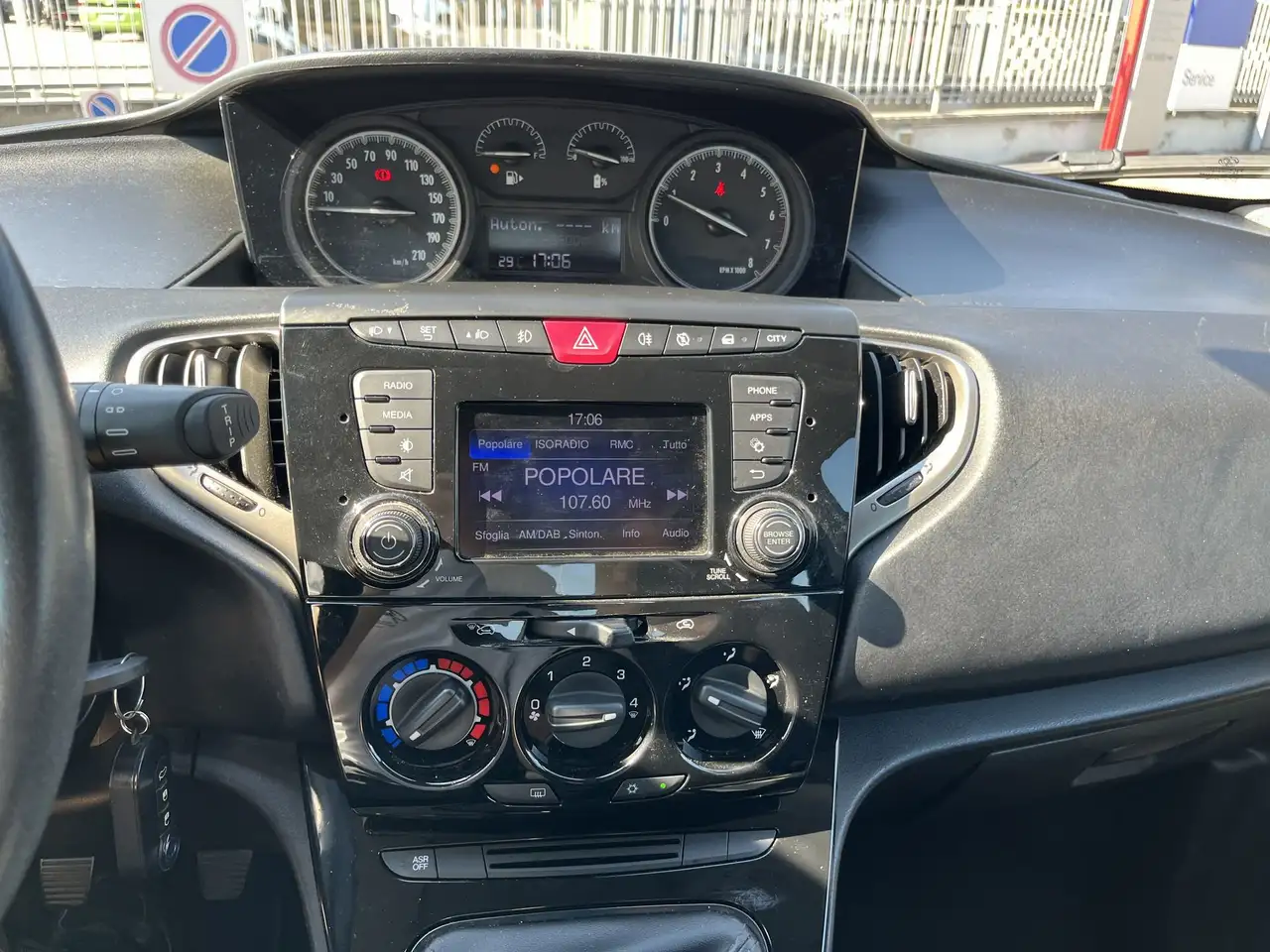 Lancia Ypsilon 2021 — фото 10