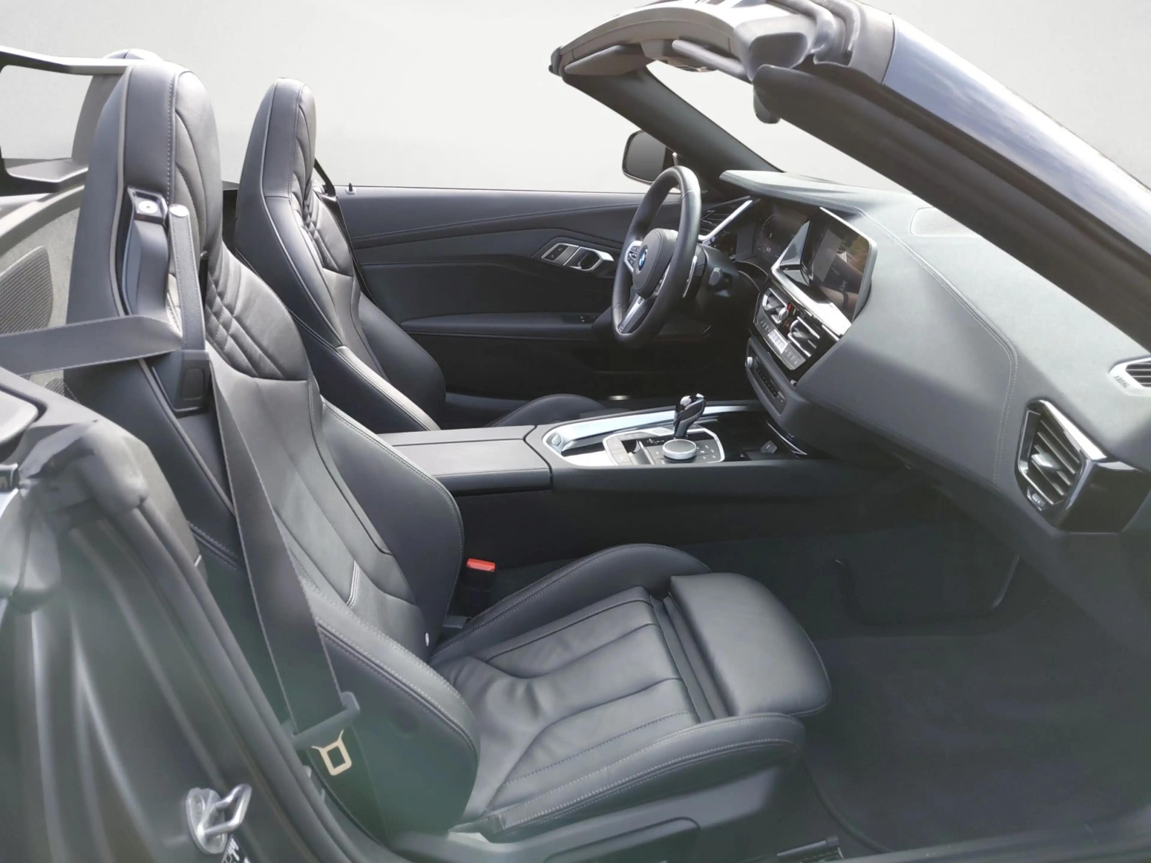 BMW Z4 sDrive30i M-Sport — photo 15