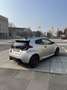 Toyota Yaris GR mit HPP Pearl White / Silber foliert / Milltek - thumbnail 5