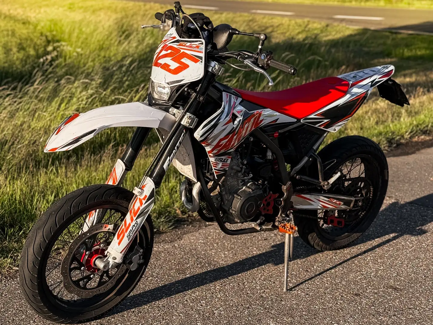 Fantic 125M XMF Performance Alb - 1