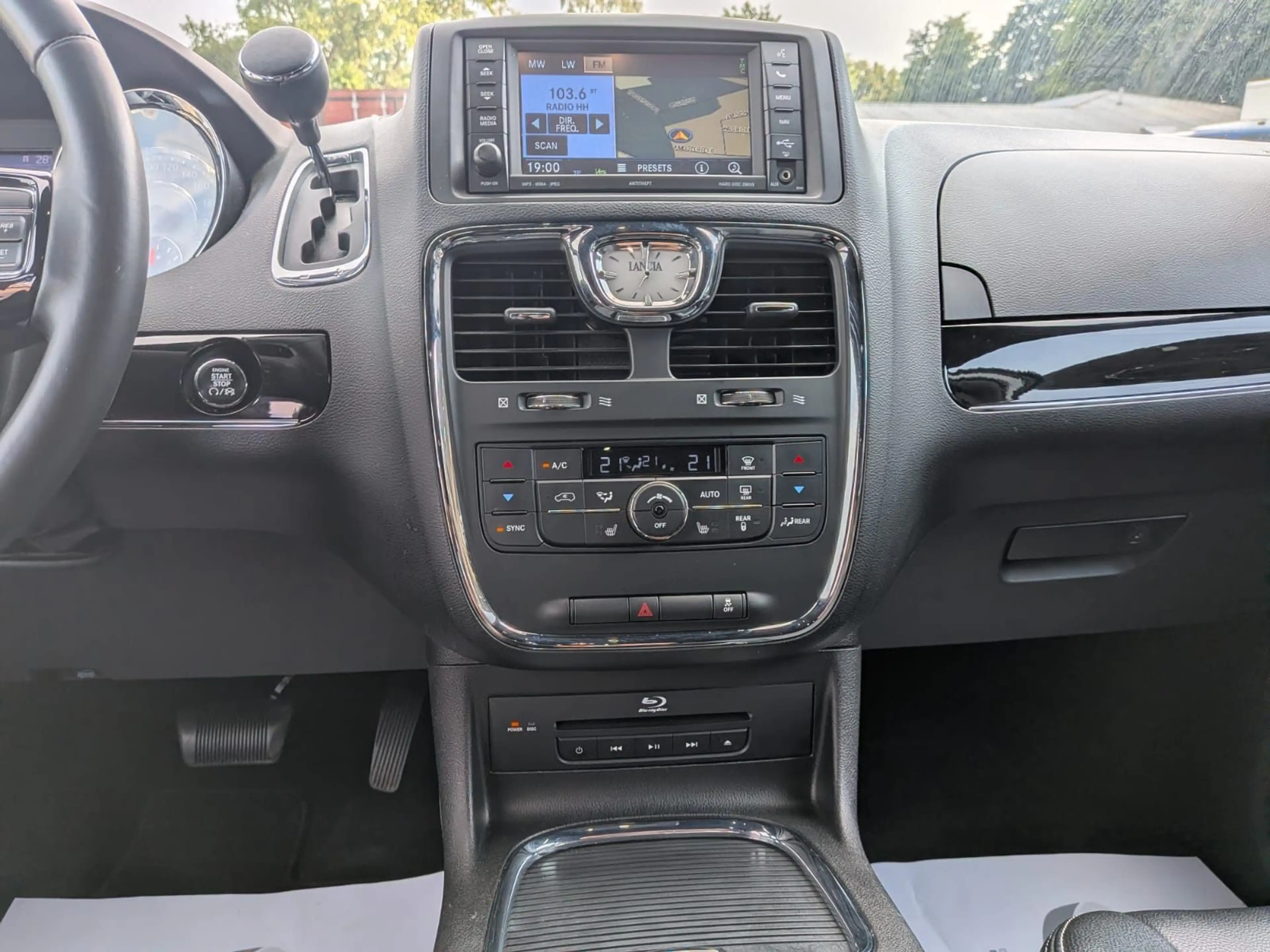 Lancia Voyager S 7 Sitze DVD Xenon TÜV-Neu+Garantie — photo 15