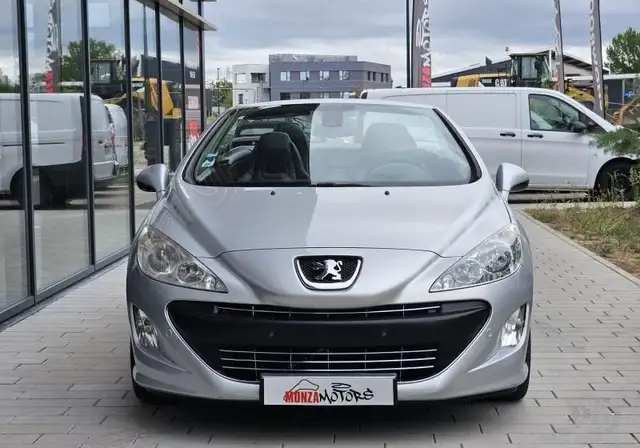 Peugeot 308 view 2