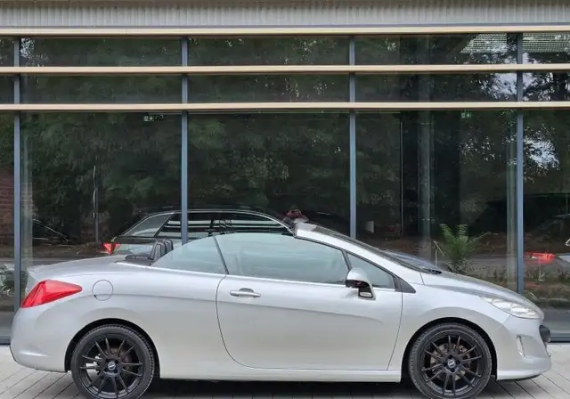 Peugeot 308 view 4