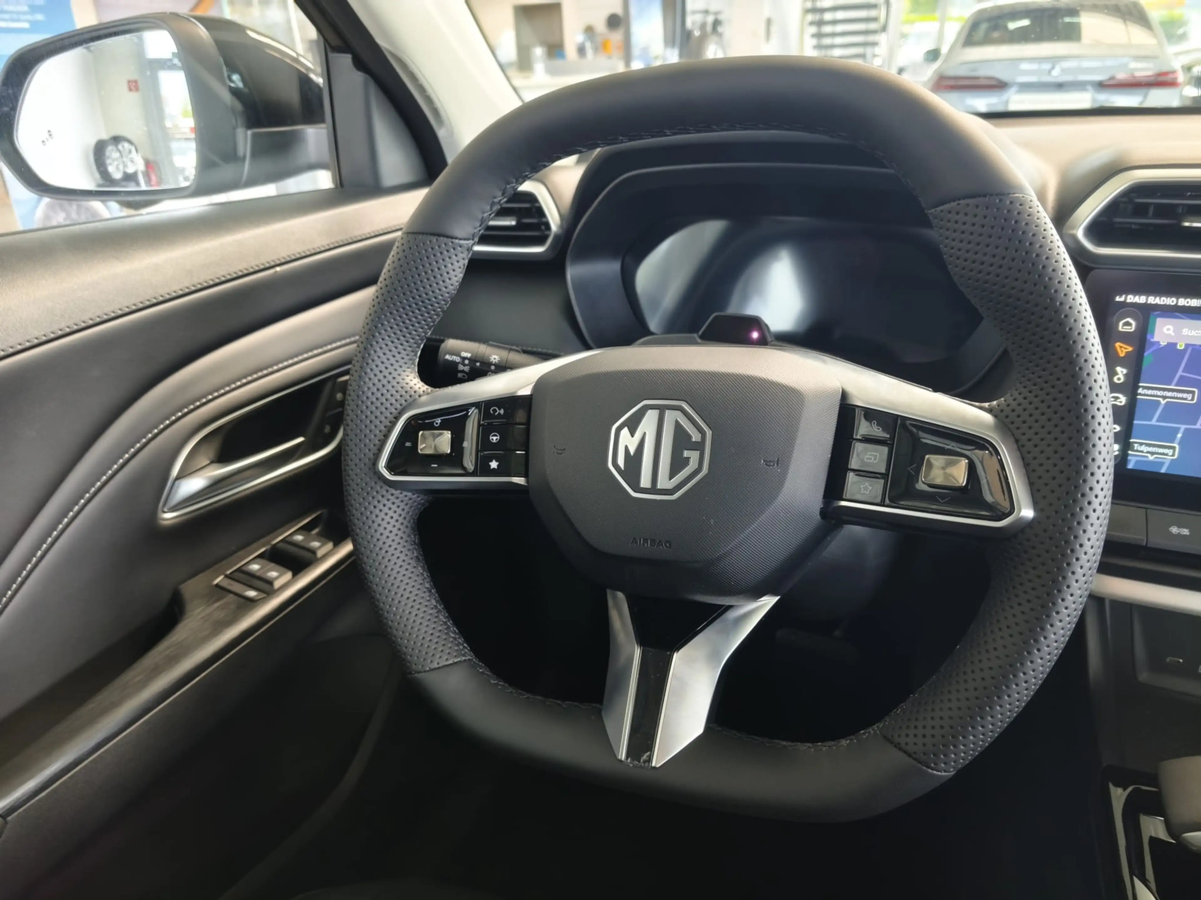 MG ZS 1.5 Hybrid+145 kW Luxury Aut./LED/ACC/|360° — photo 11