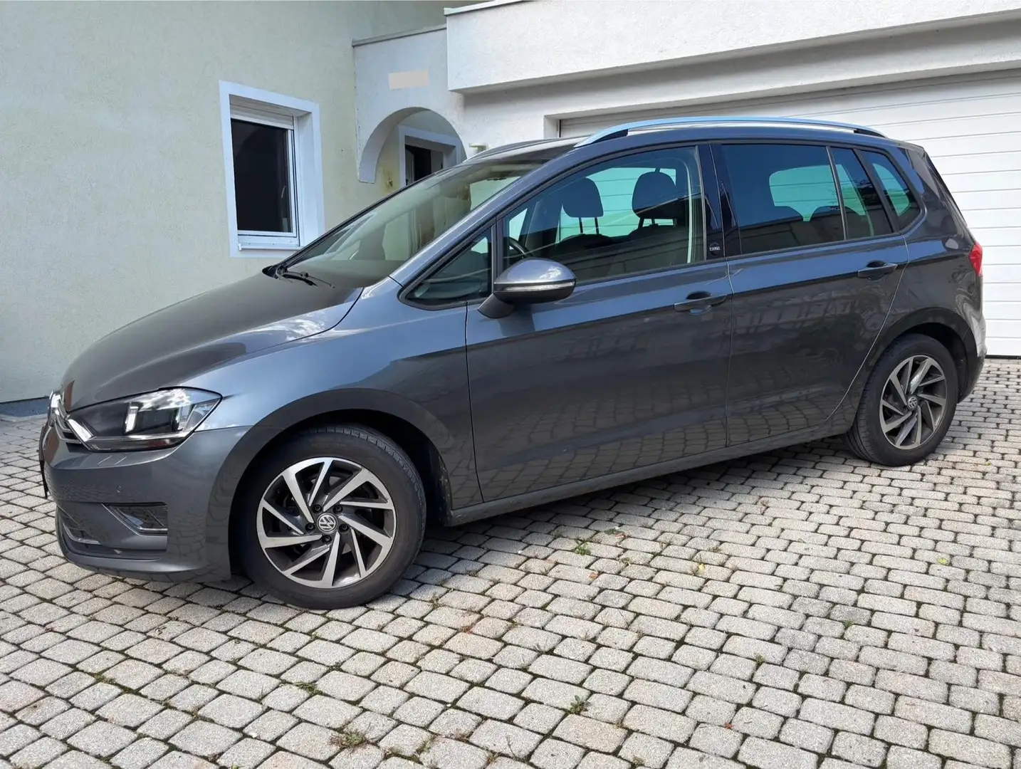 Volkswagen Golf Sportsvan Golf Sportsvan 1,0 TSI DSG Grau - 1