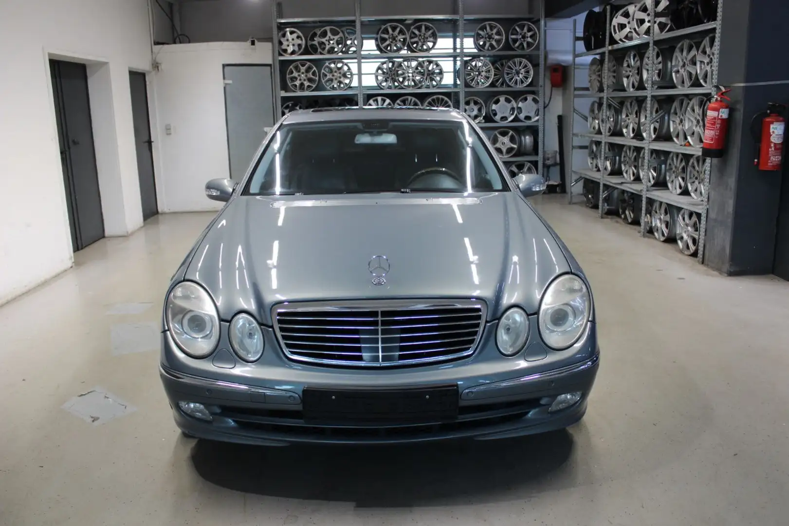 Mercedes-Benz E 50 AMG E 500 V8 Lim*AMG*AHK*Xenon*SD*ACC*Tempomat - 2