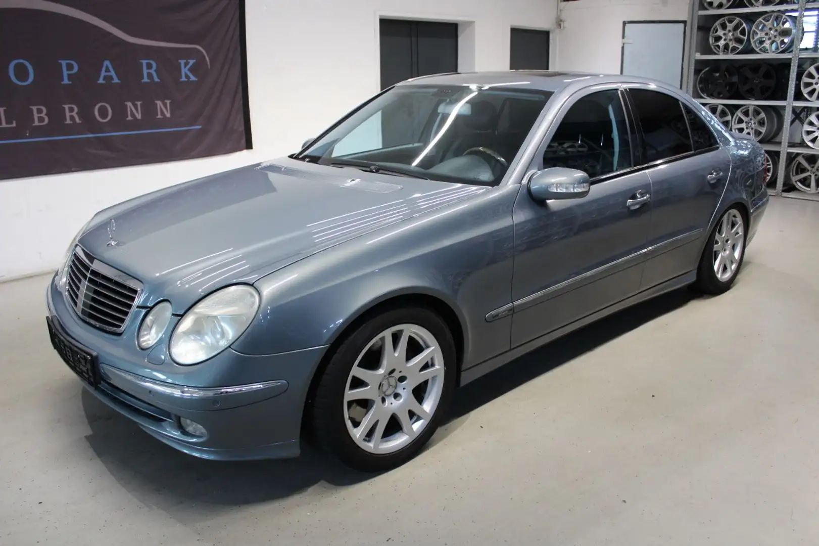 Mercedes-Benz E 50 AMG E 500 V8 Lim*AMG*AHK*Xenon*SD*ACC*Tempomat - 1