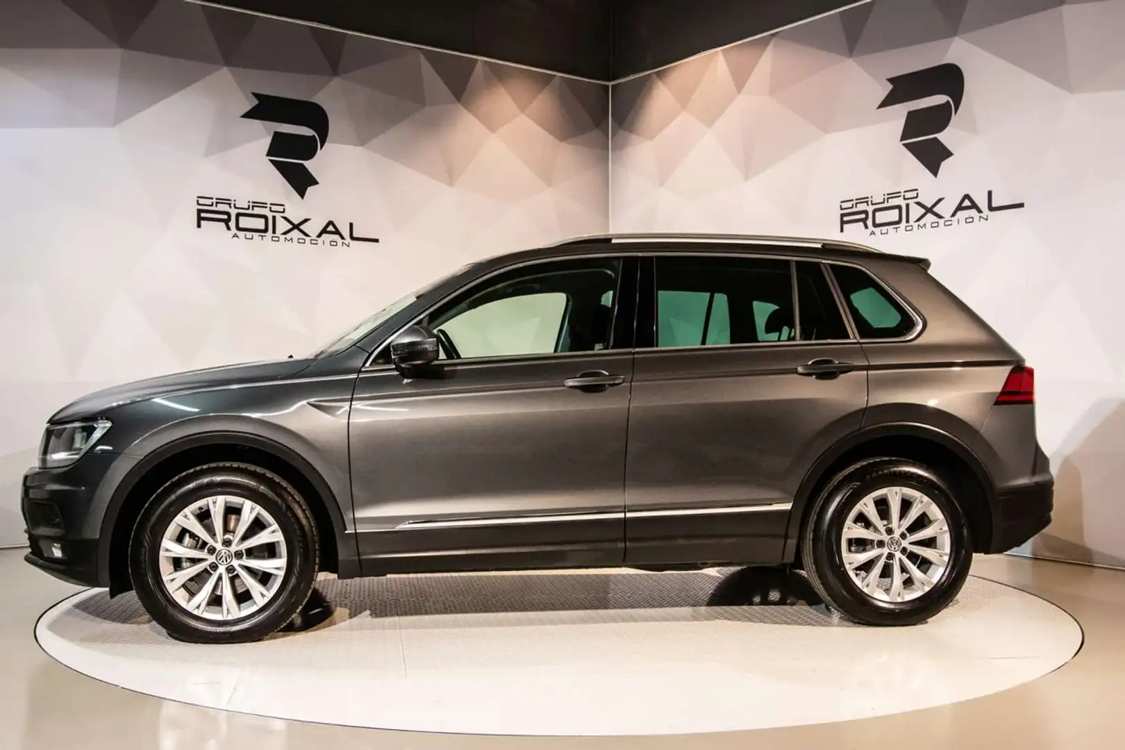 Volkswagen Tiguan 2.0TDI Sport 4Motion DSG 110kW Gris - 2