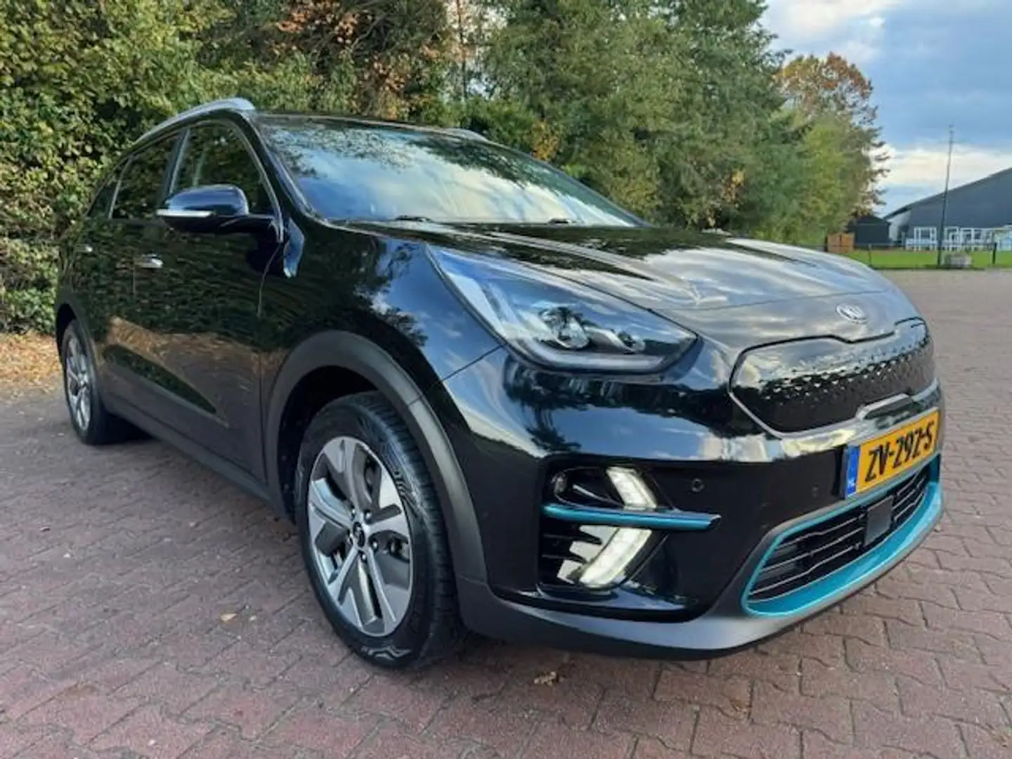 Kia e-Niro EXECUTIVELINE 64KWH LEER/ACARPLAY/FABRIEKSGARANTIE Noir - 1