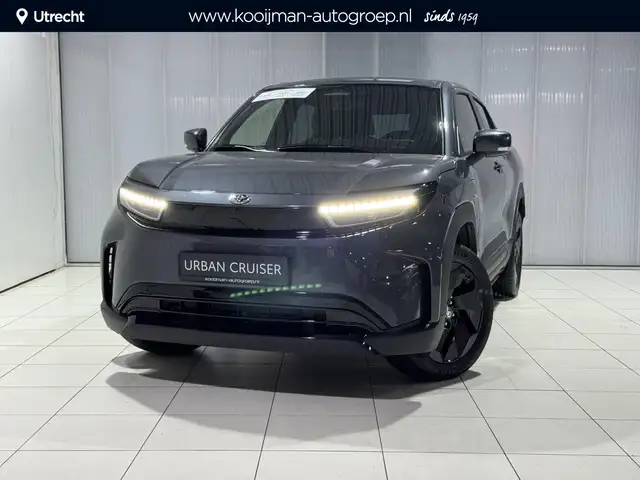 Toyota Urban Cruiser Dynamic 61 kWh Stoel/Stuur Verwarming | Parkeersen