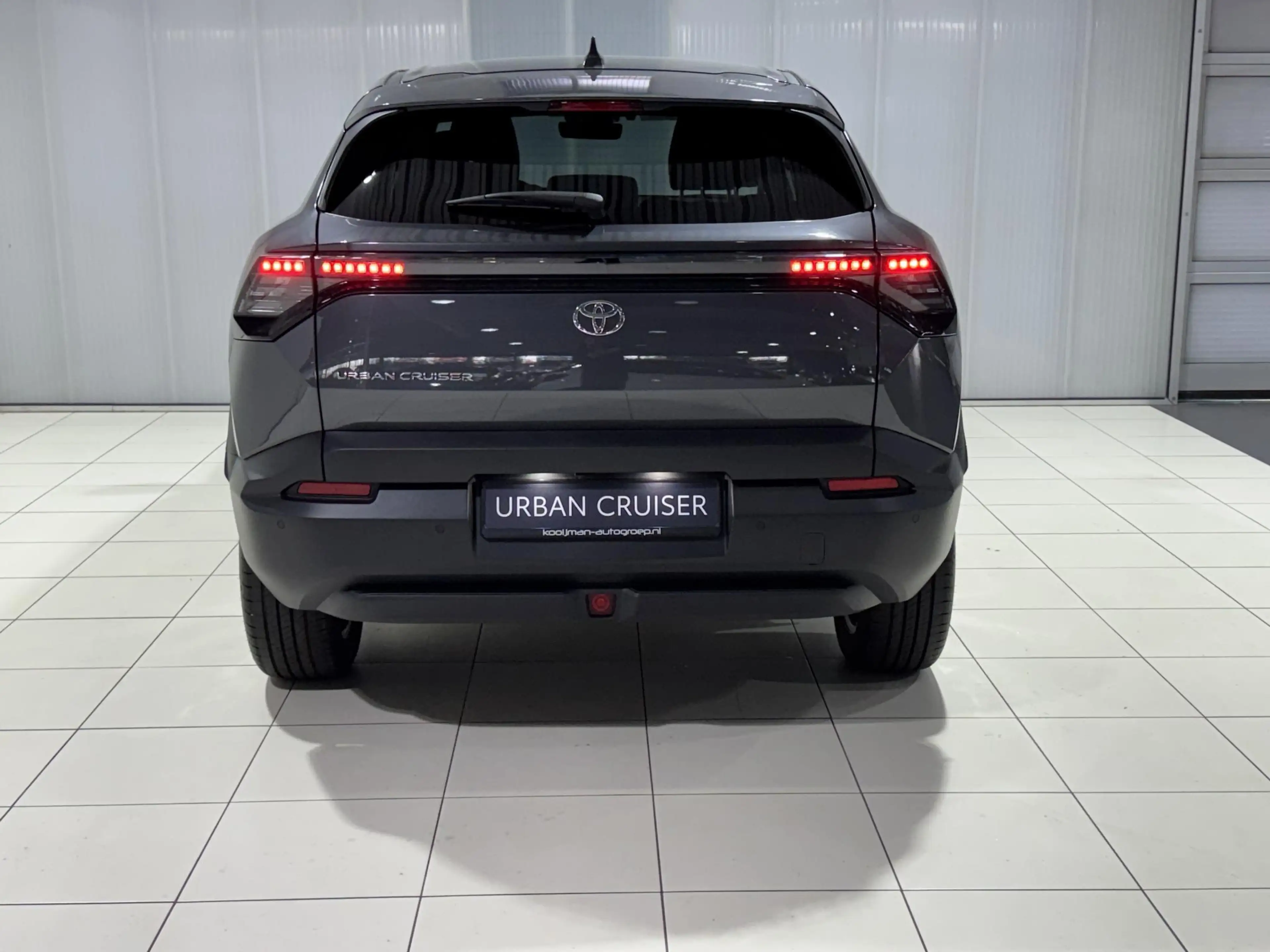 Toyota Urban Cruiser Dynamic 61 kWh | Snel leverbaar | — photo 3