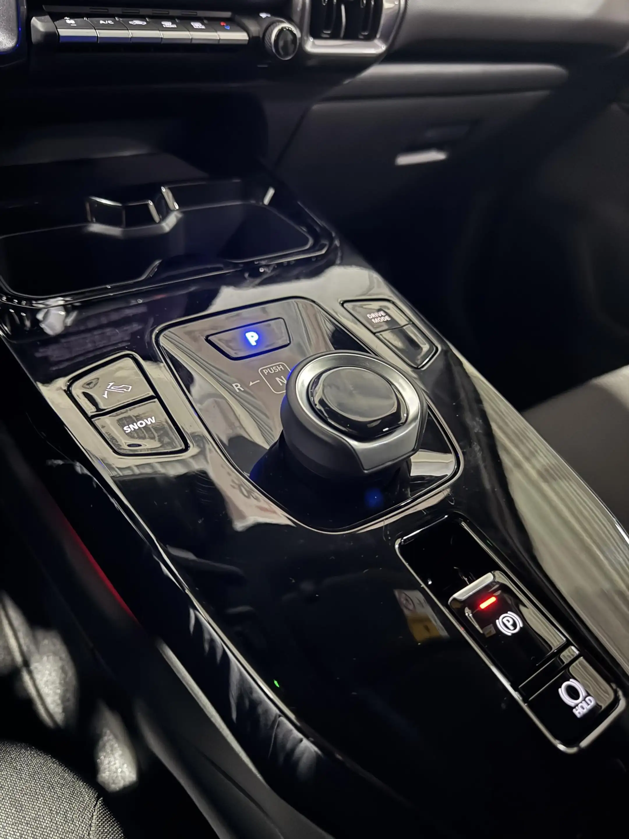 Toyota Urban Cruiser Dynamic 61 kWh | Snel leverbaar | — photo 8