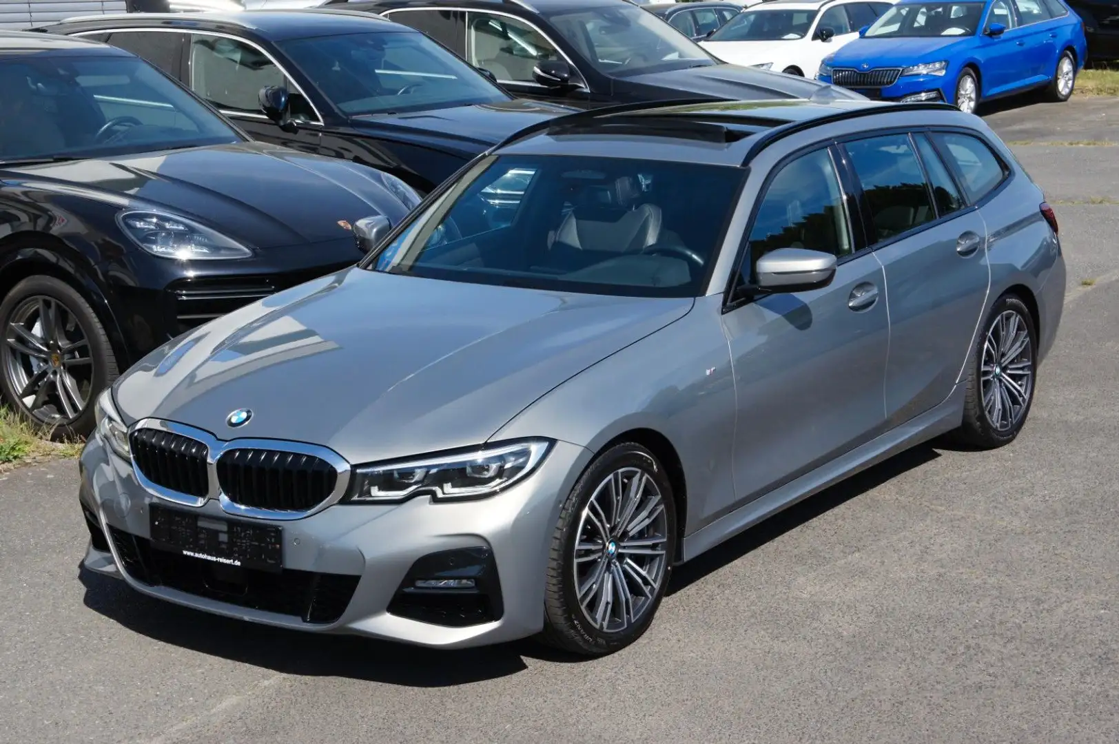 BMW 330 i M Sport *ACC*AHK*PANO*LEDER*H/K*LIVE*18Z* Gris - 1
