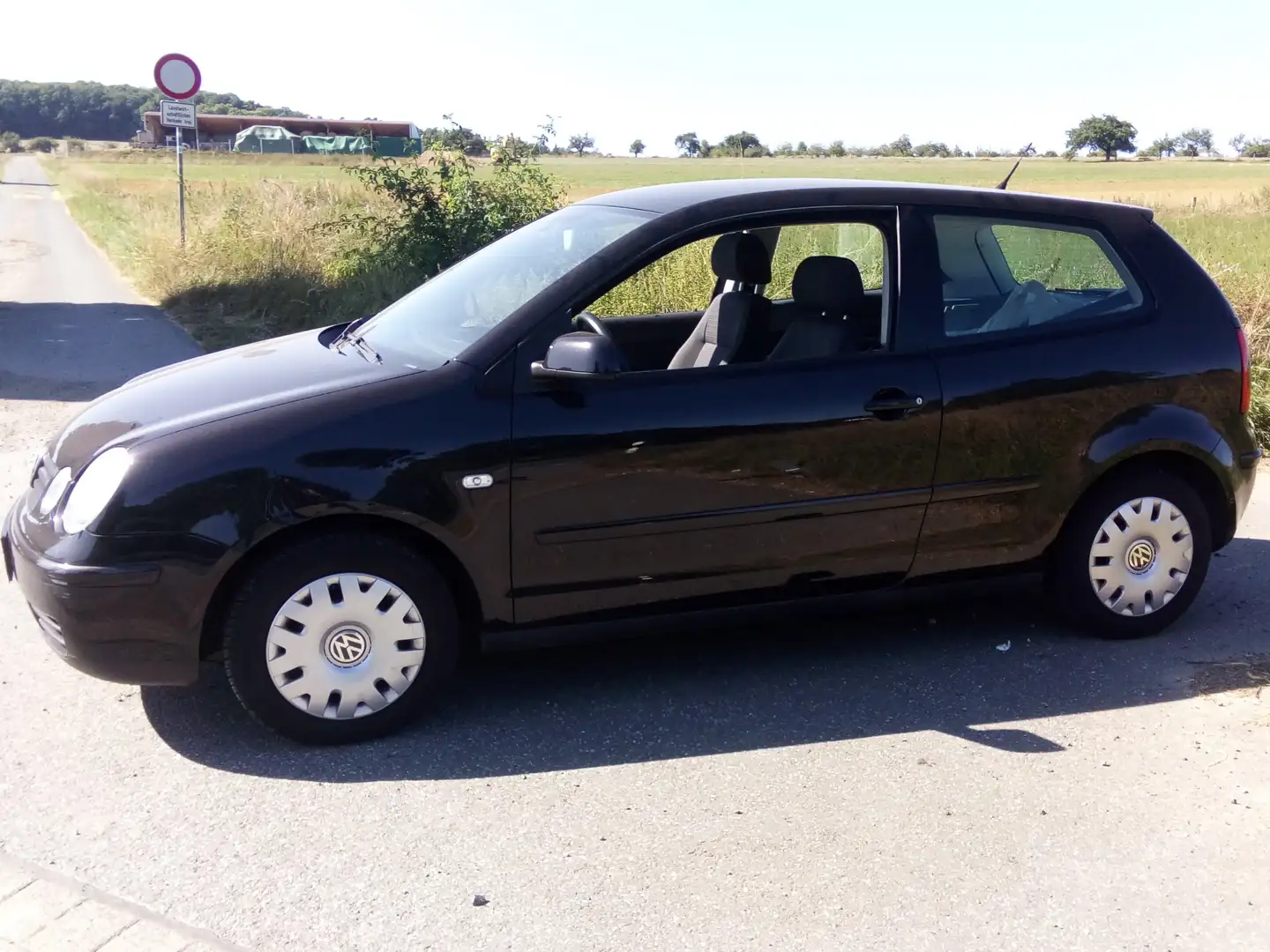 Volkswagen Polo Cricket 1,4 16V, 1 HAND, KLIMA TEMPOMAT Schwarz - 2