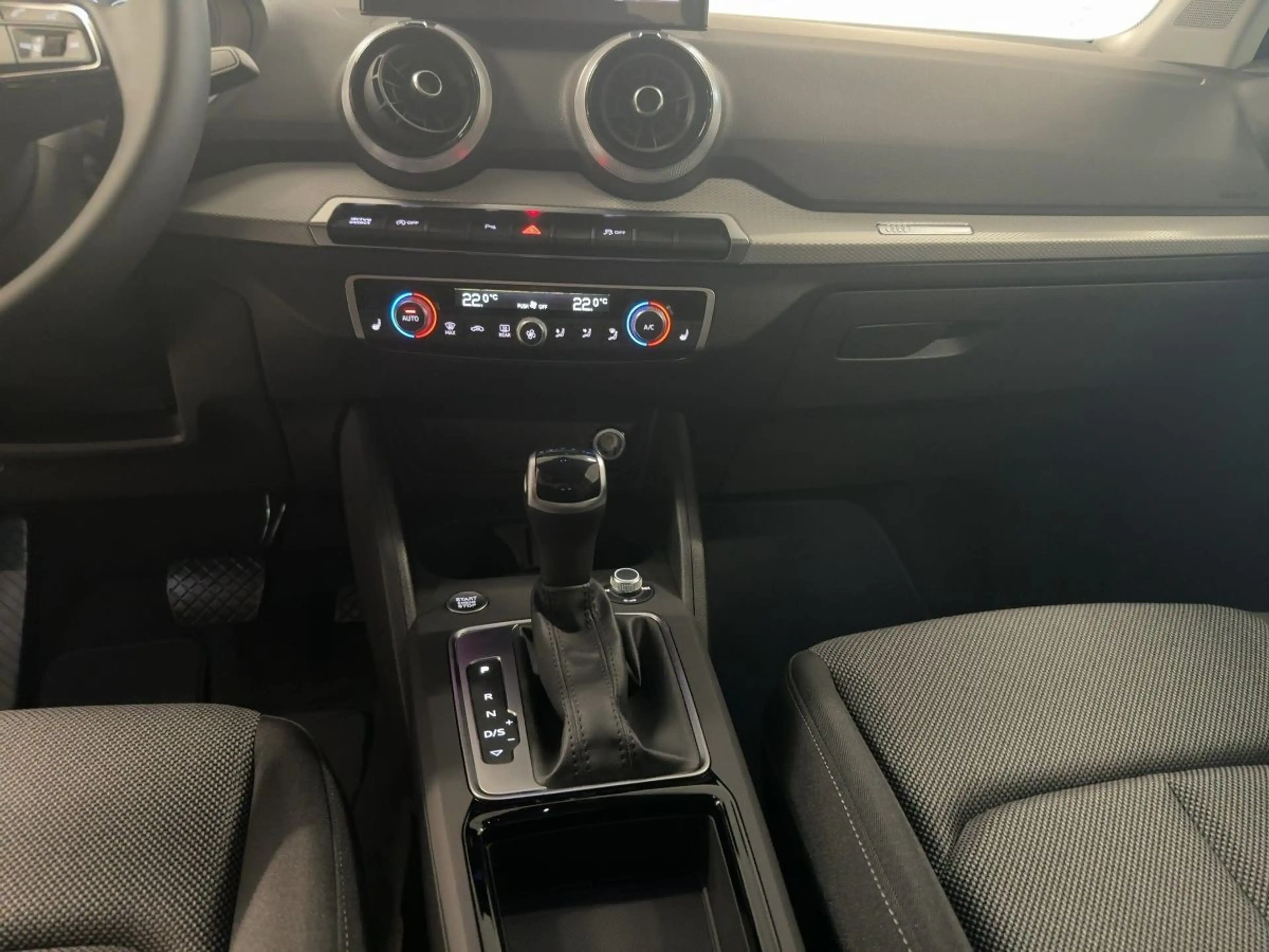 Audi Q2 advanced 35 TFSI S tronic — photo 15