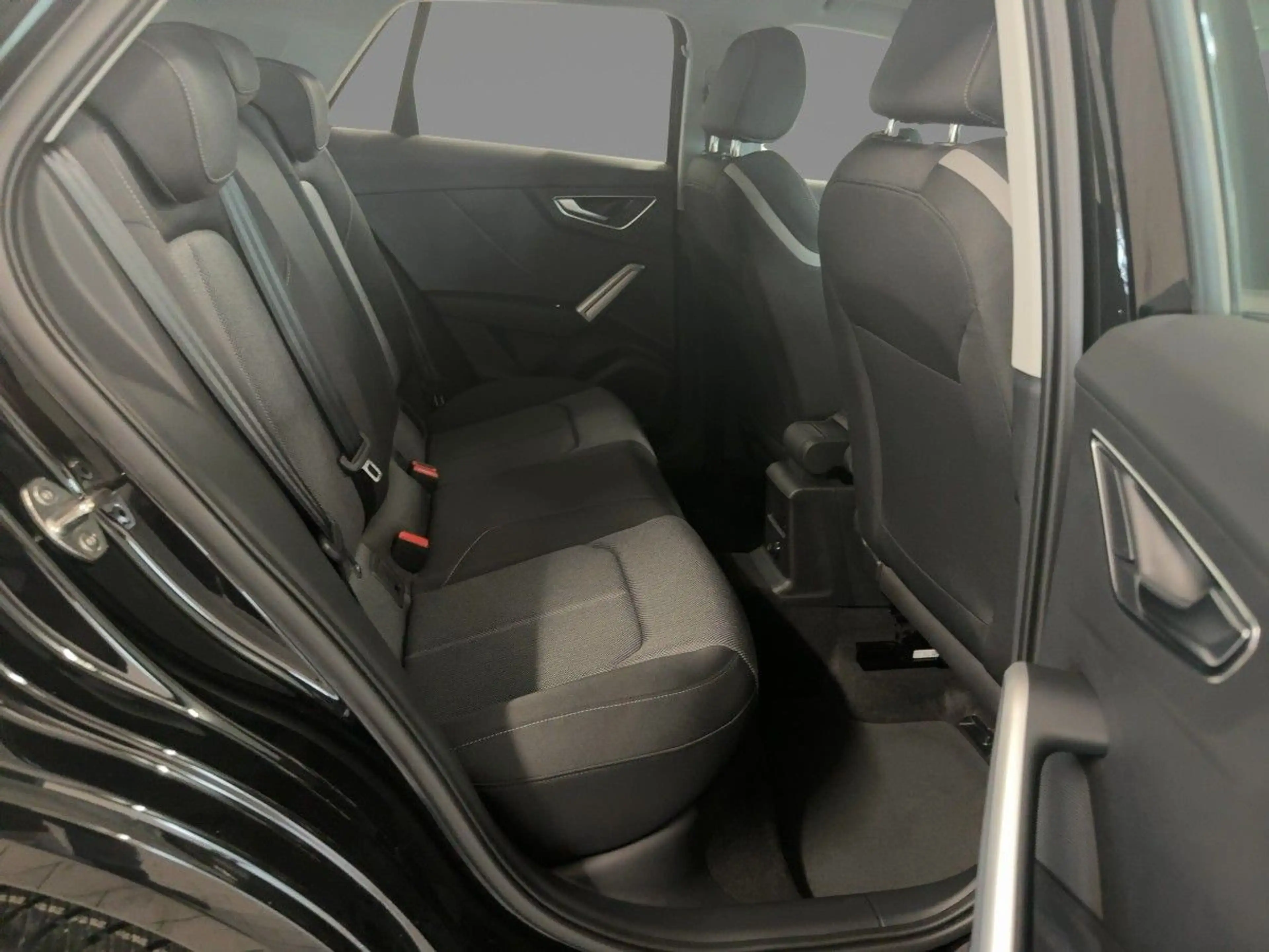 Audi Q2 advanced 35 TFSI S tronic — photo 8