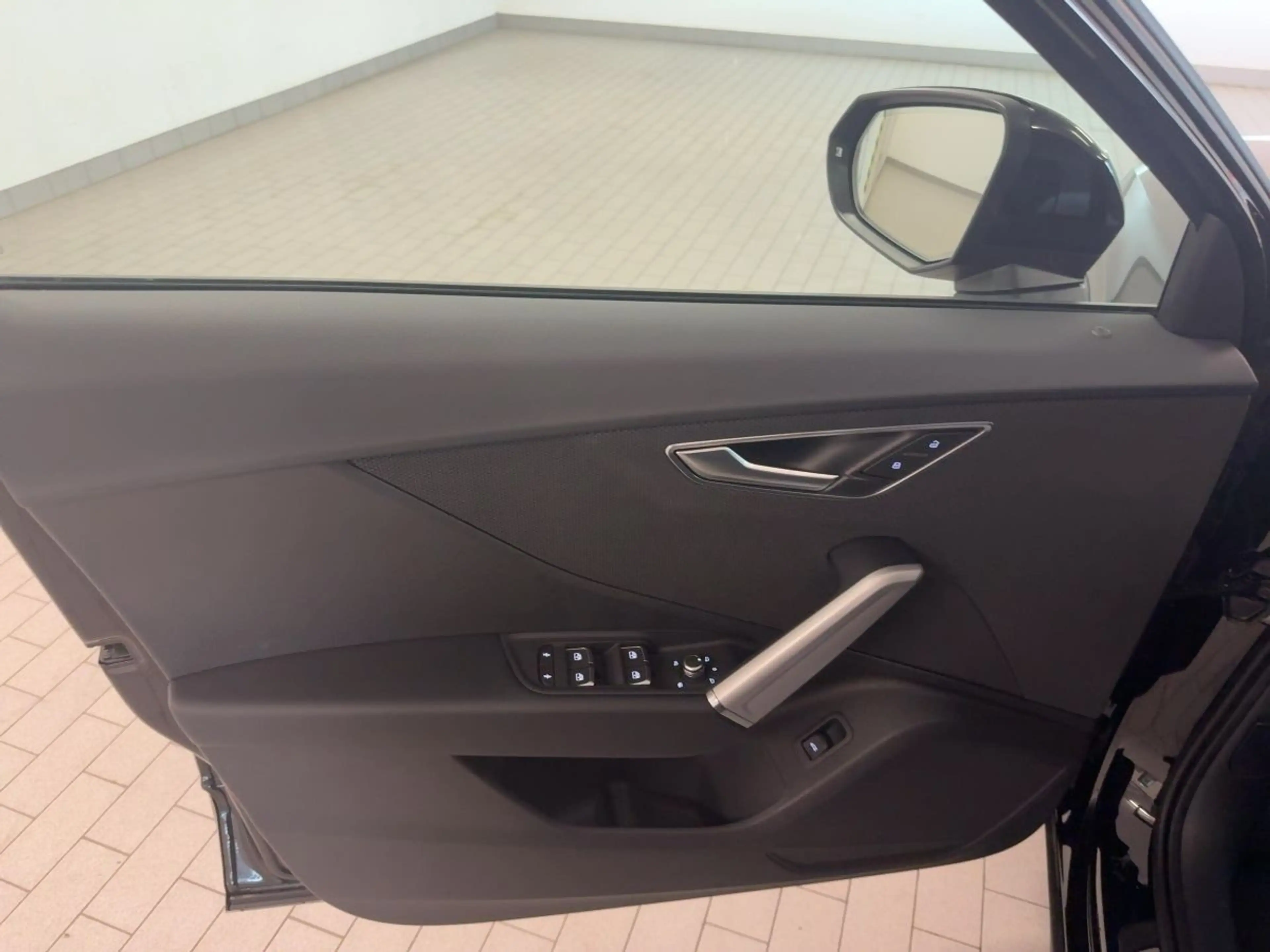 Audi Q2 advanced 35 TFSI S tronic — photo 13