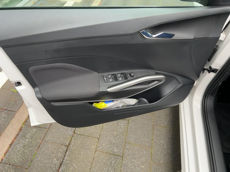 Skoda Fabia Style 1.0TSI DSG Sitzheizung Einparkkamera — photo 13