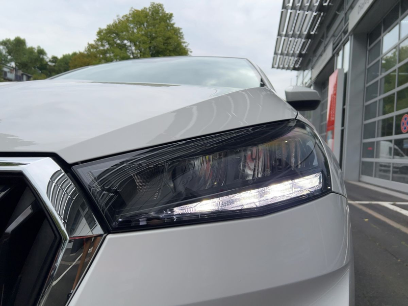 Skoda Fabia Style 1.0TSI DSG Sitzheizung Einparkkamera — photo 12