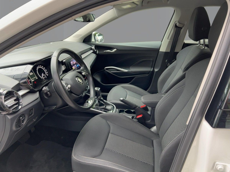 Skoda Fabia Style 1.0TSI DSG Sitzheizung Einparkkamera — photo 6