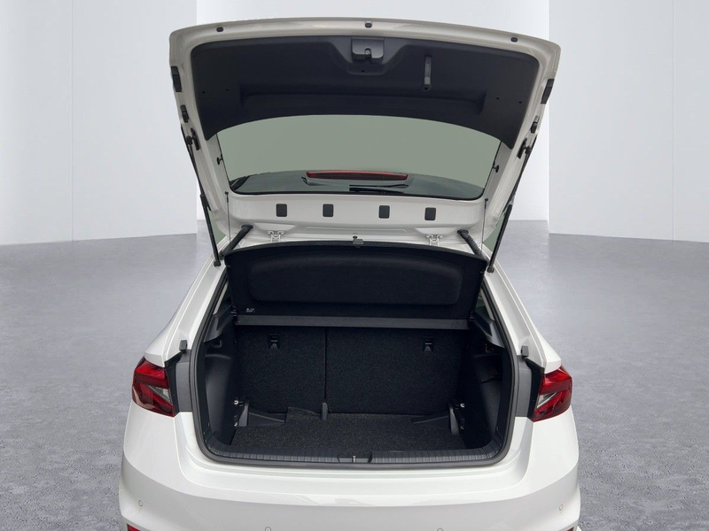 Skoda Fabia Style 1.0TSI DSG Sitzheizung Einparkkamera — photo 5