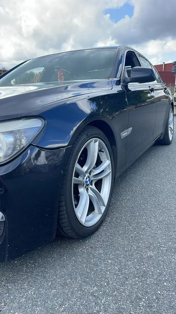 BMW 740 740d M paket ab werk - 1