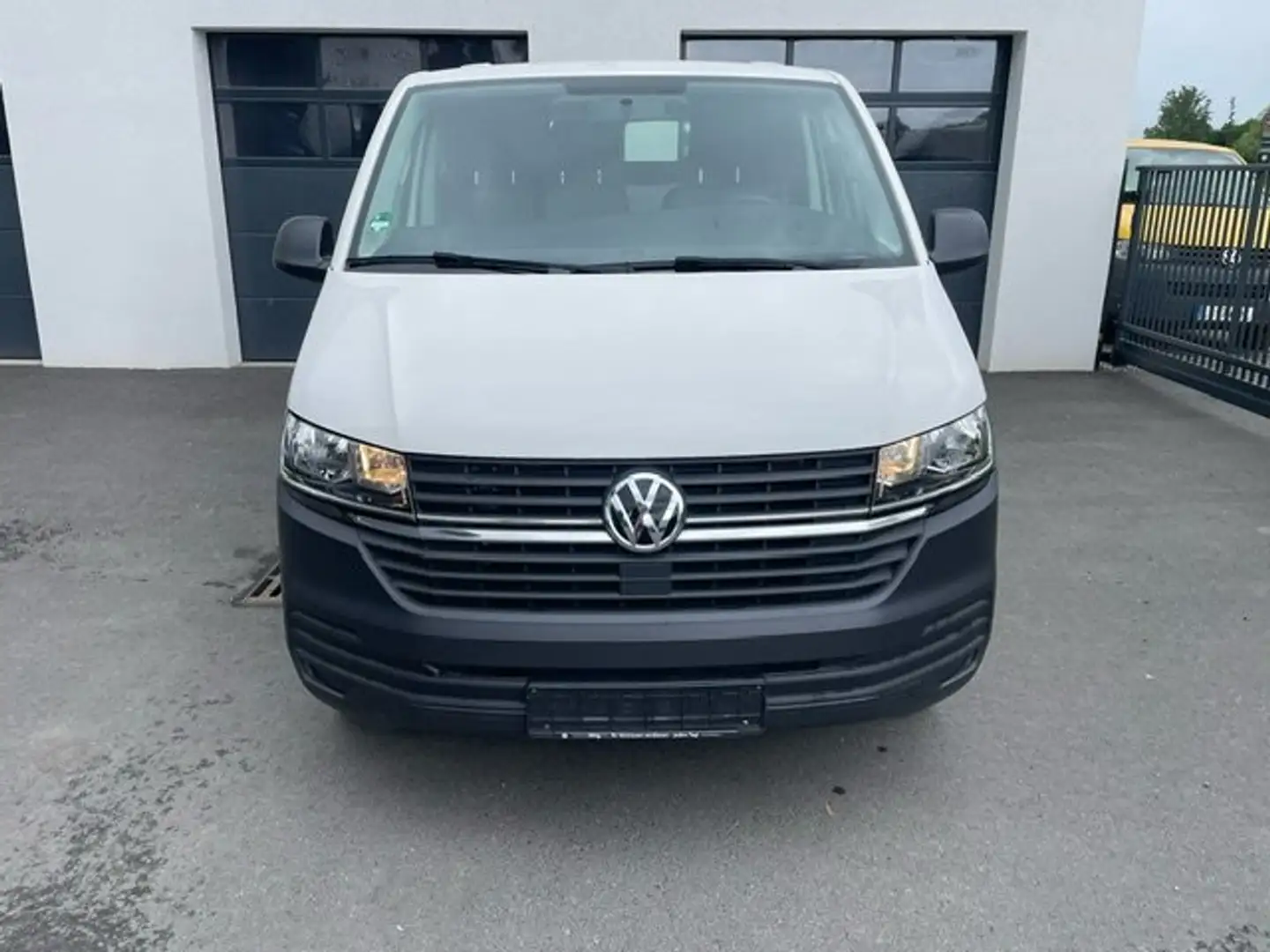 Volkswagen T6.1 Transporter Kasten FWD, AHK, Flügeltüren Weiß - 2