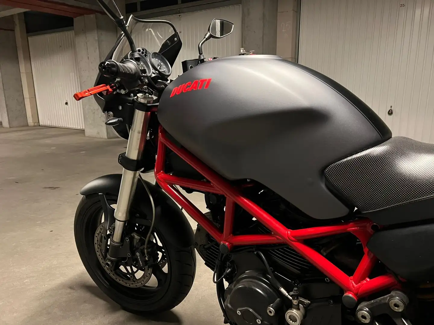 Ducati Monster 695 termignoni Noir - 2