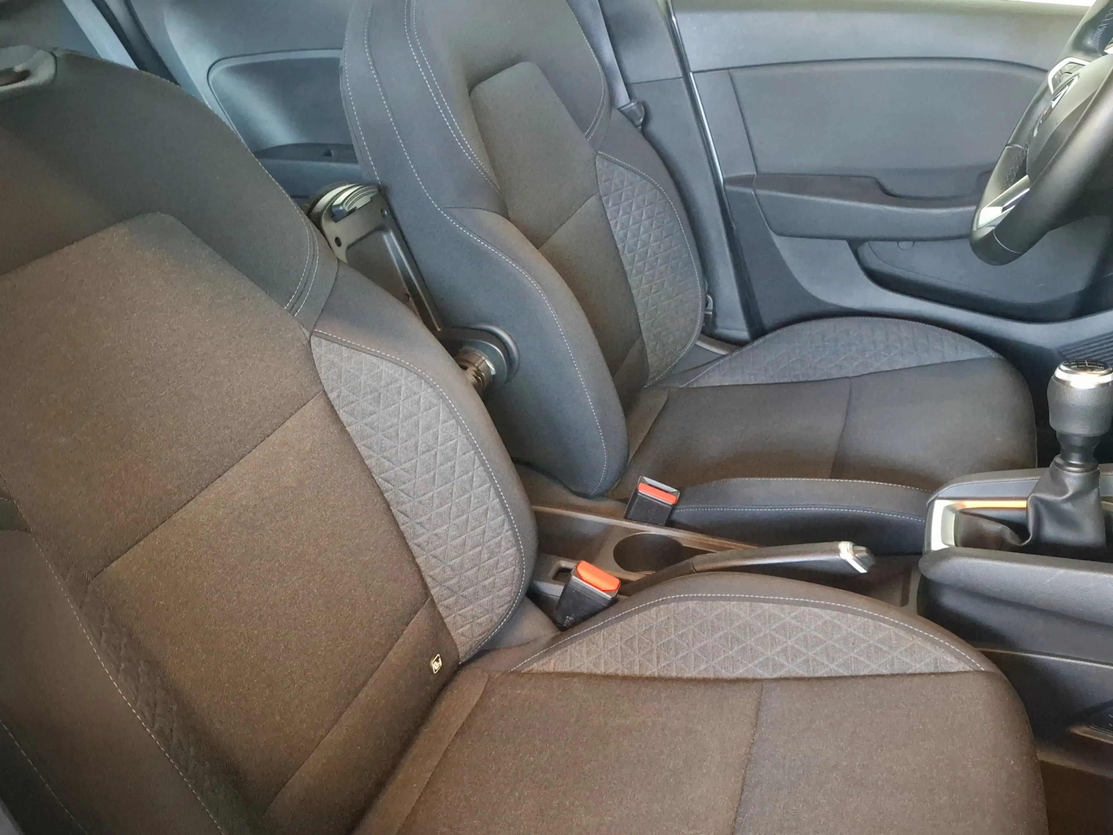 Renault Clio 1.0 TCe Zen NAVI AIRCO PDC — photo 9