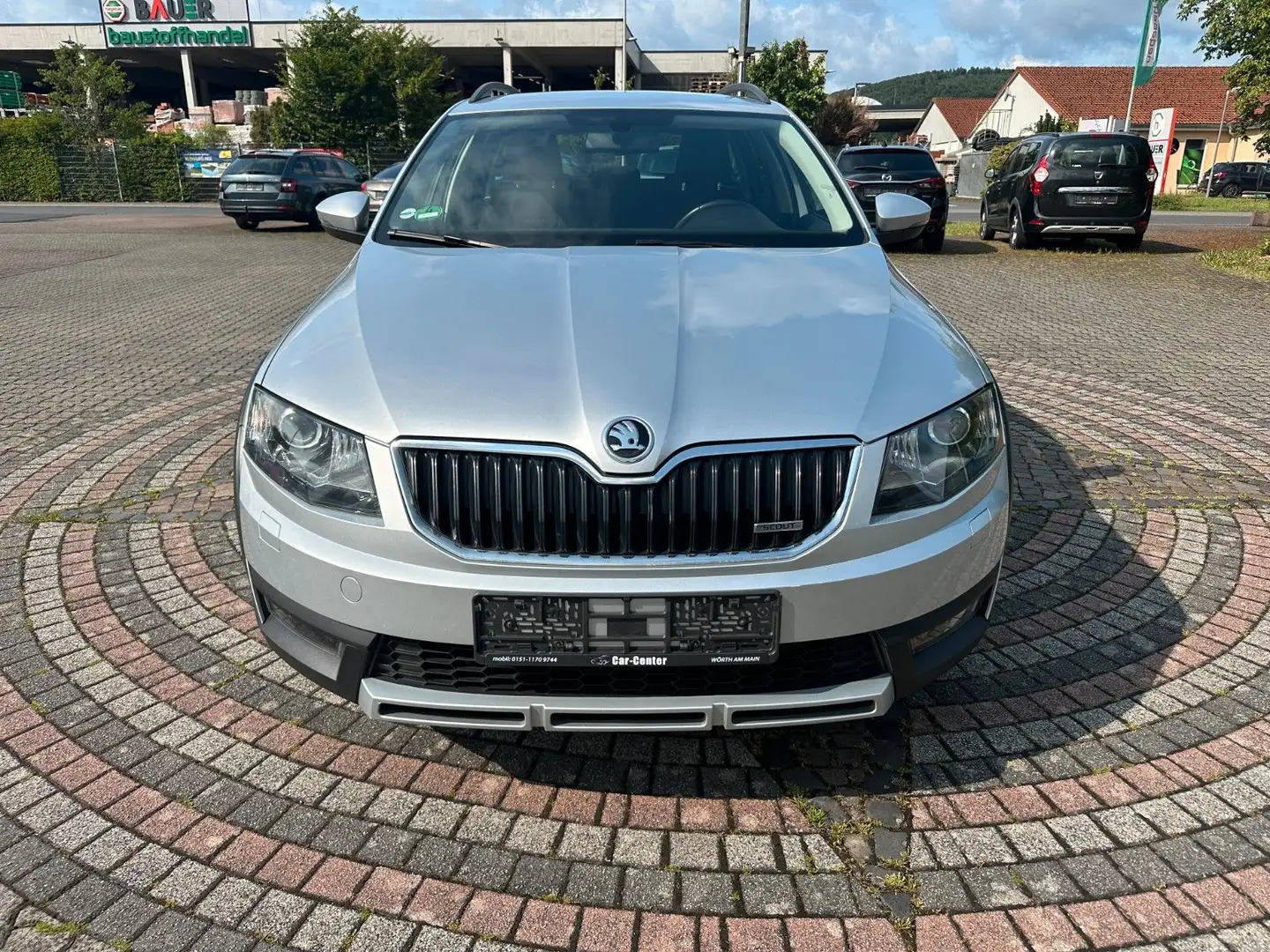 Skoda Octavia Combi Scout 4x4 Navi,Xenon,AHK,SHZ,PDC Plateado - 2