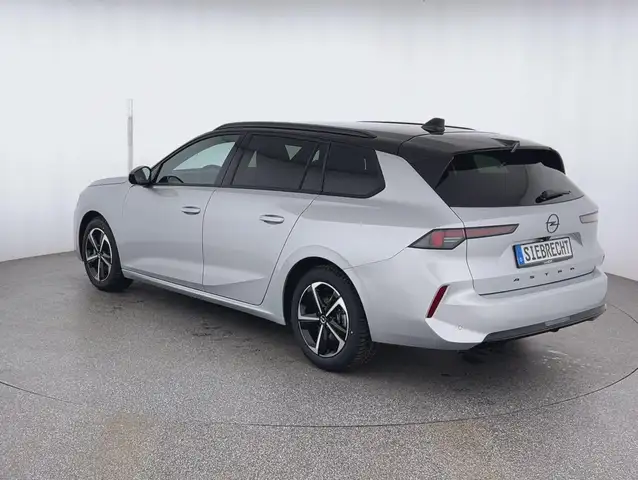 Opel Astra view 5
